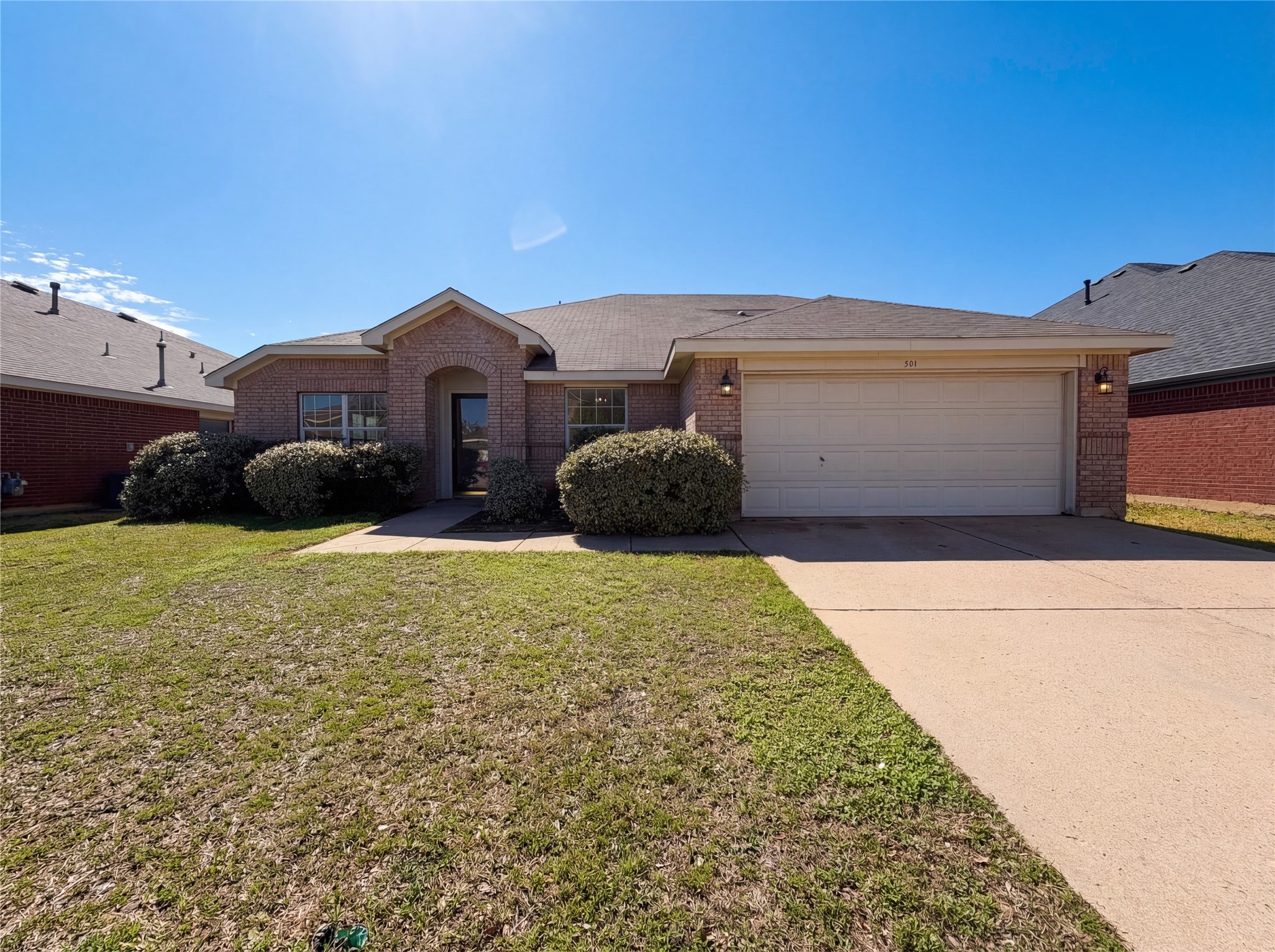 501 W Clover Park Drive Fort Worth TX 76140