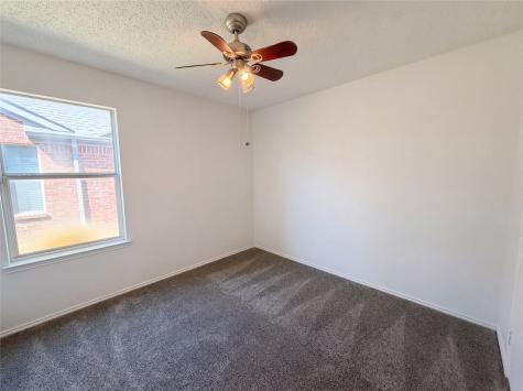 501 W Clover Park Drive Fort Worth TX 76140