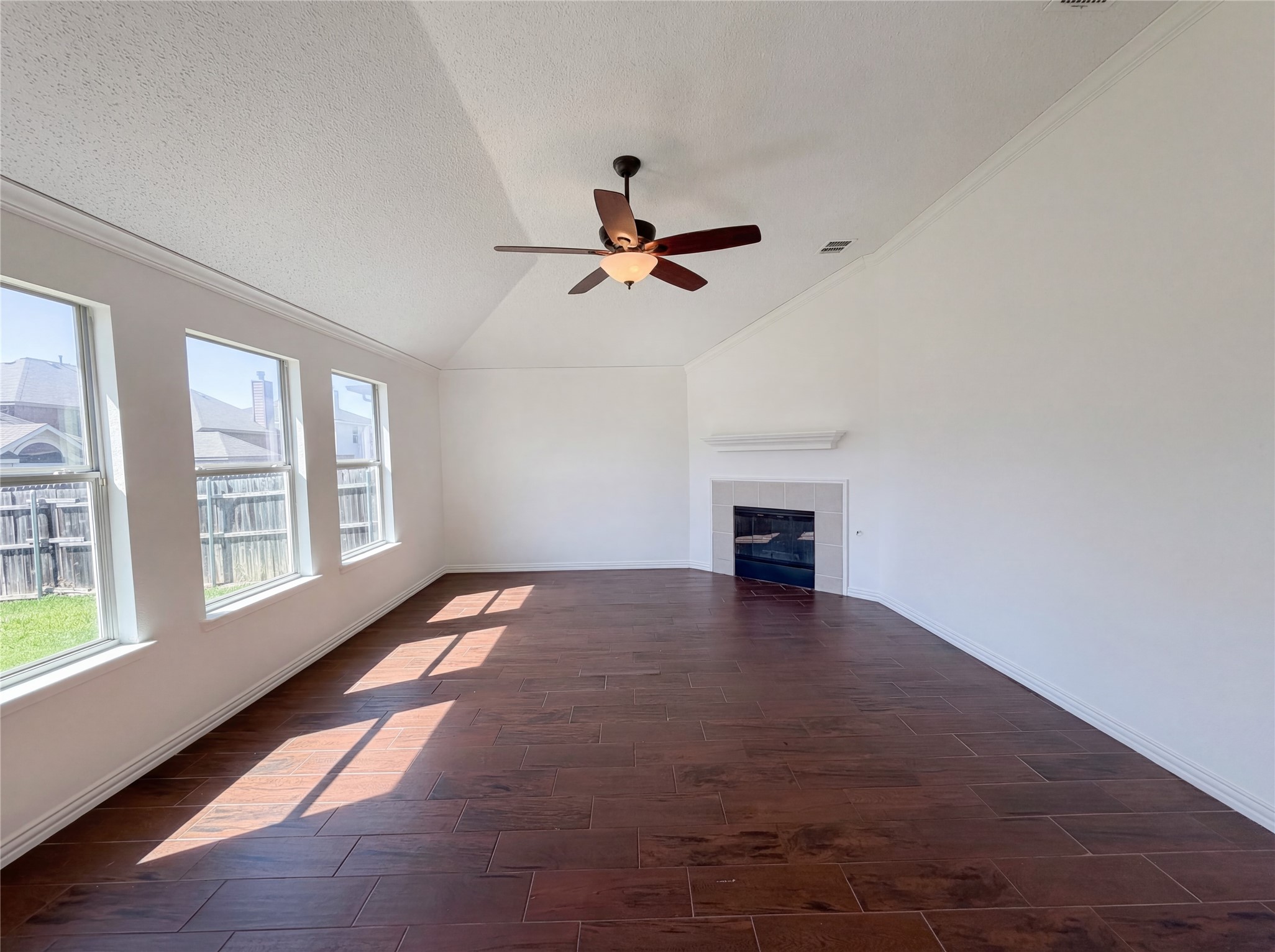 501 W Clover Park Drive Fort Worth TX 76140