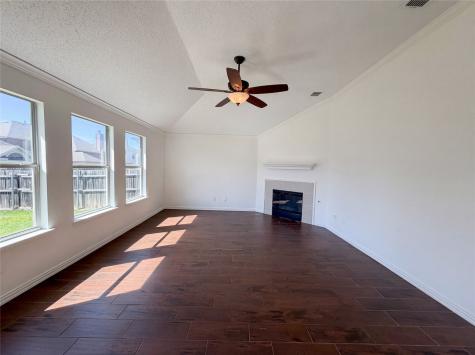 501 W Clover Park Drive Fort Worth TX 76140