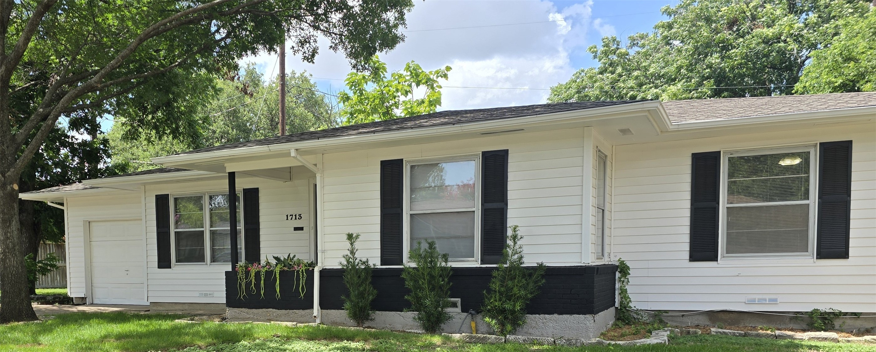 1713 Glenwood Circle Garland TX 75042