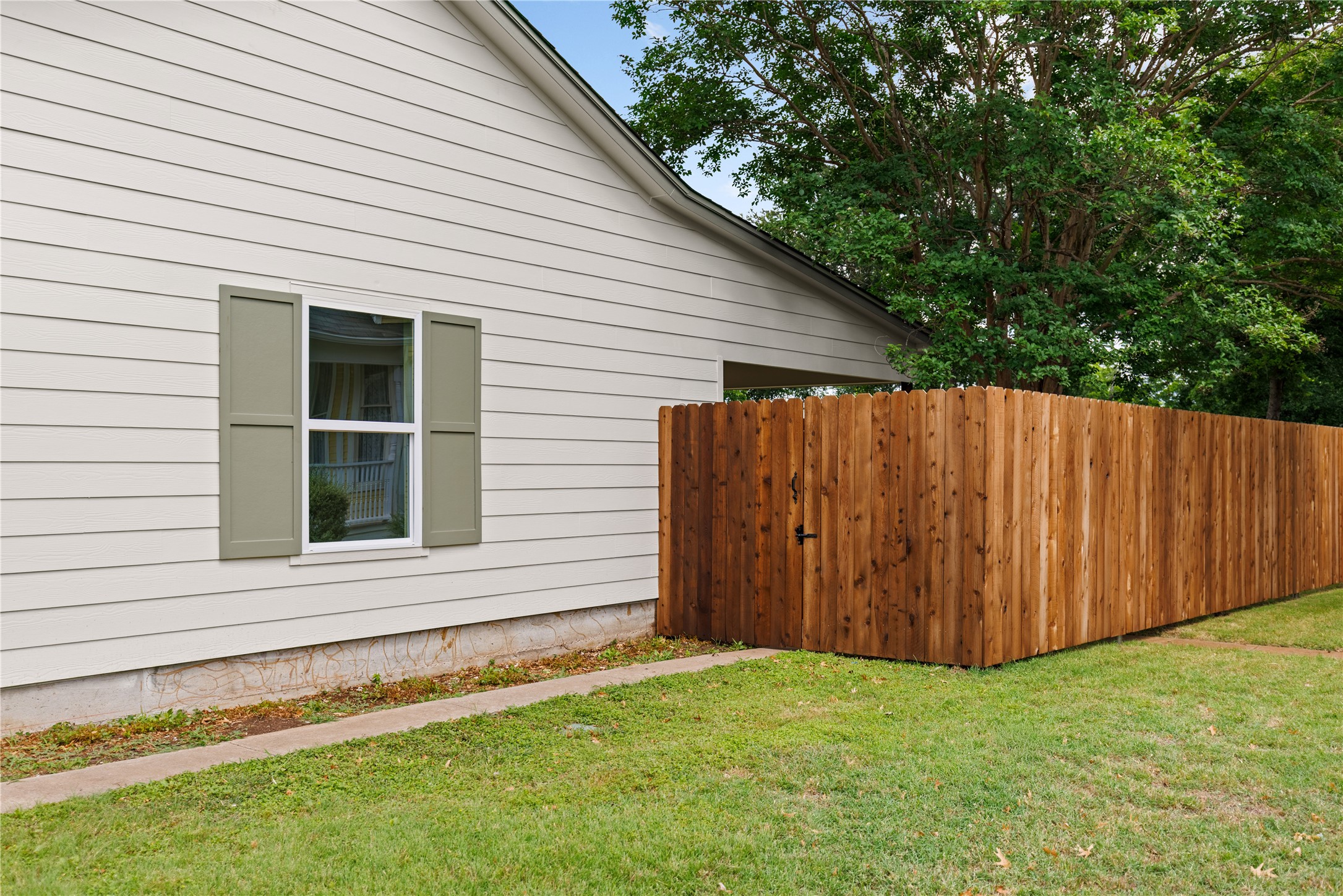 502 W 6th Street Mcgregor TX 76657