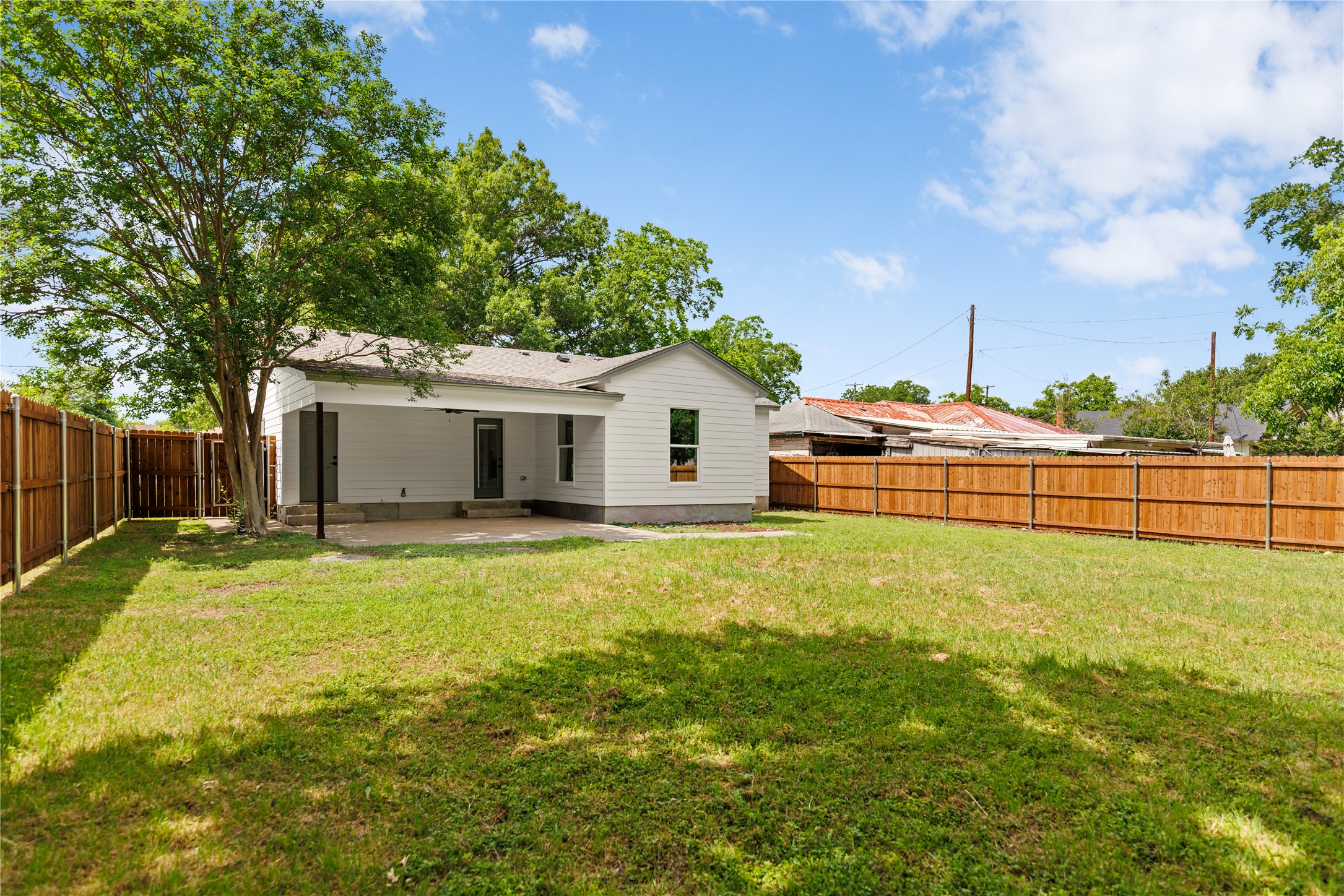 502 W 6th Street Mcgregor TX 76657