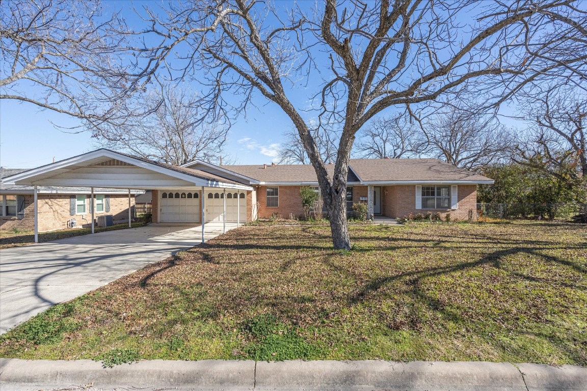 211 N Avenue R Clifton TX 76634