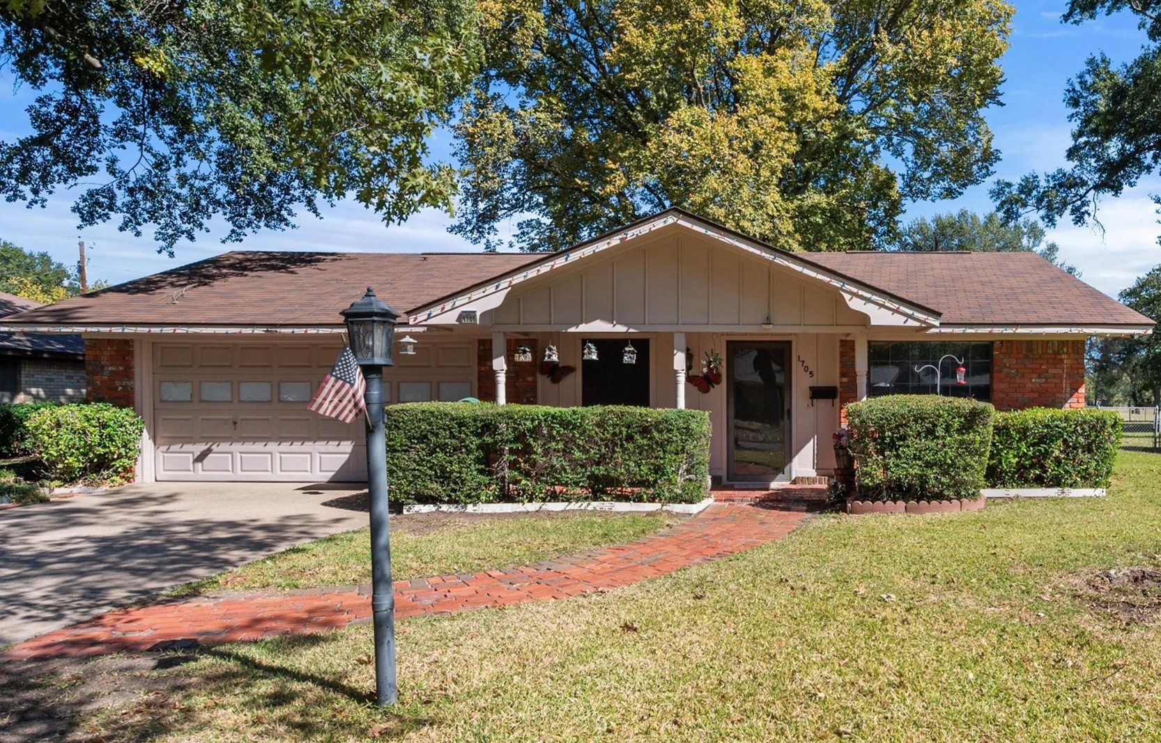 1705 E Beverly Drive Corsicana TX 75110