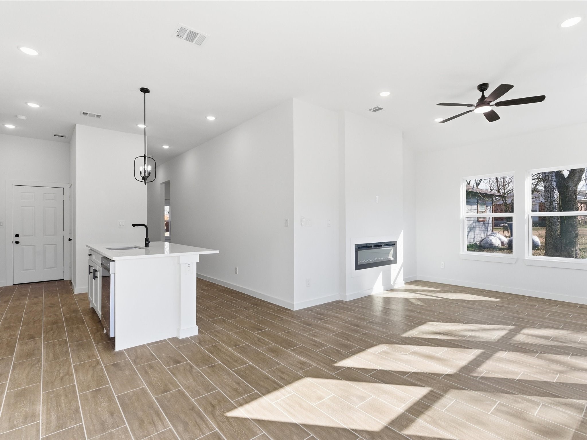 1004 E Hickory Street Kaufman TX 75142
