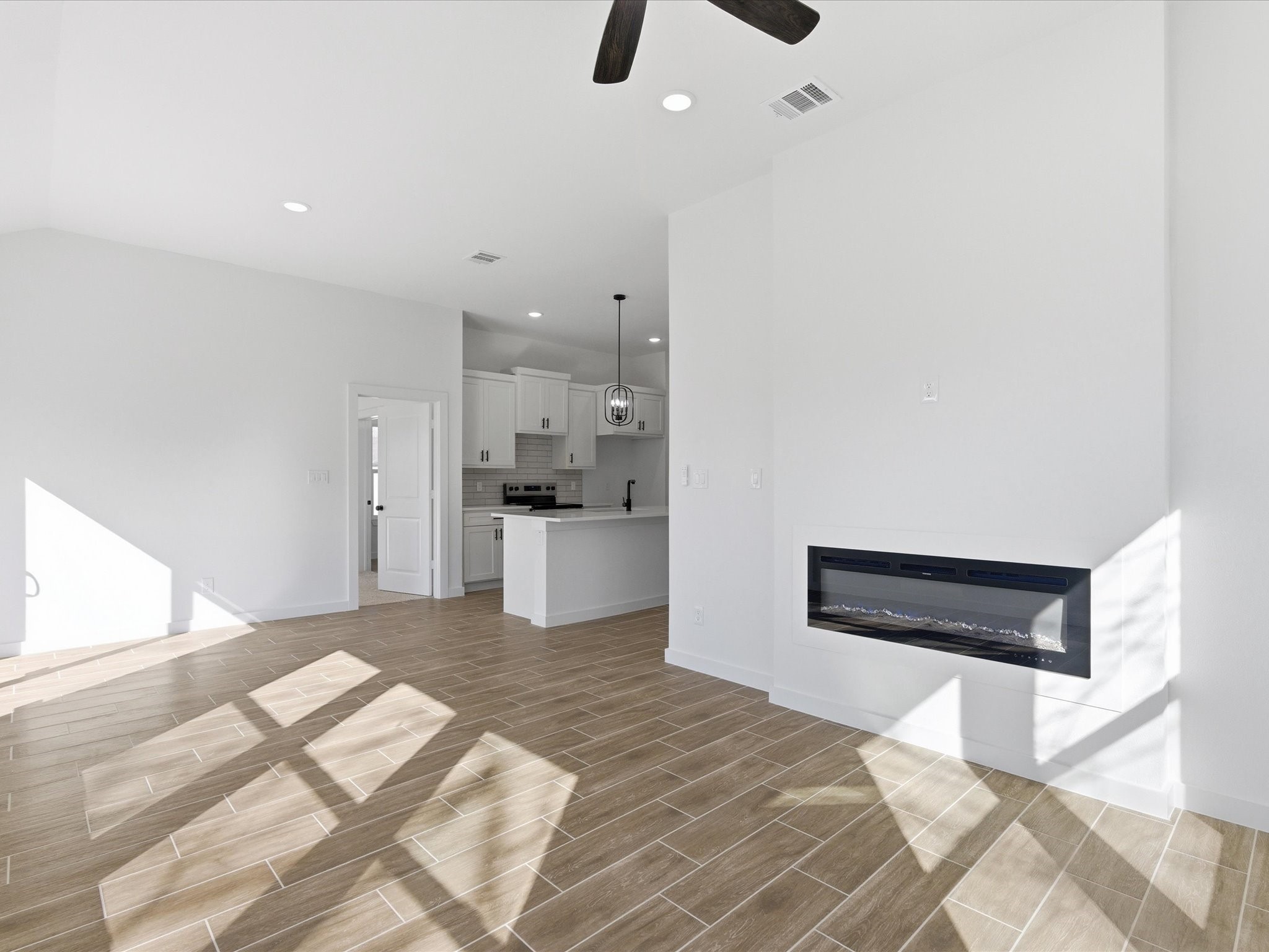 1004 E Hickory Street Kaufman TX 75142