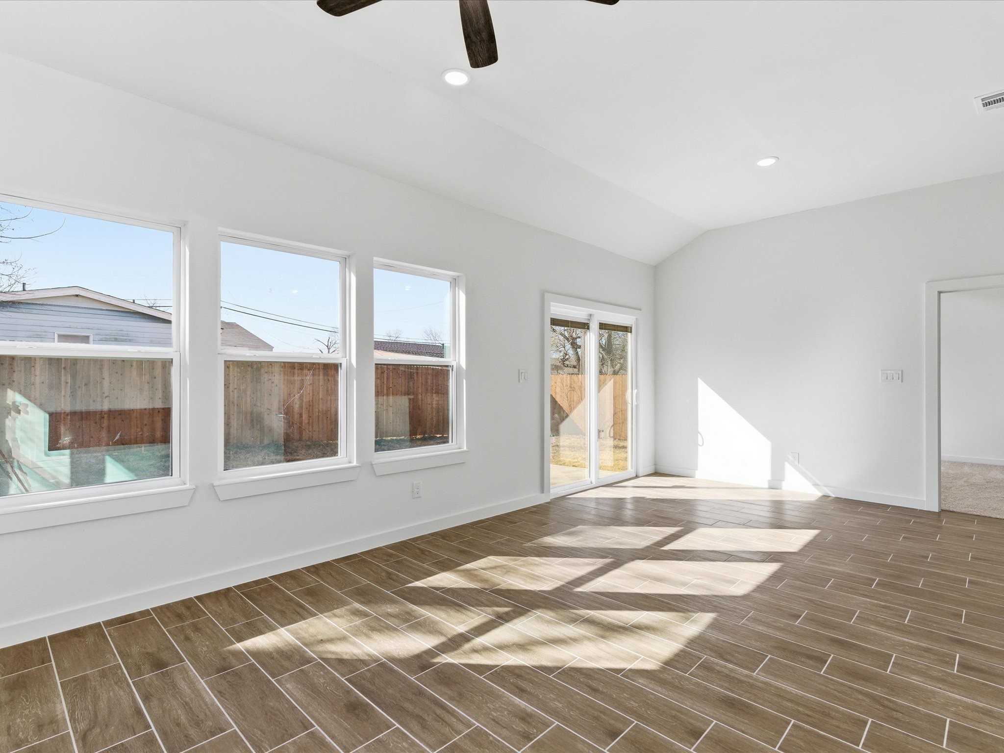 1004 E Hickory Street Kaufman TX 75142