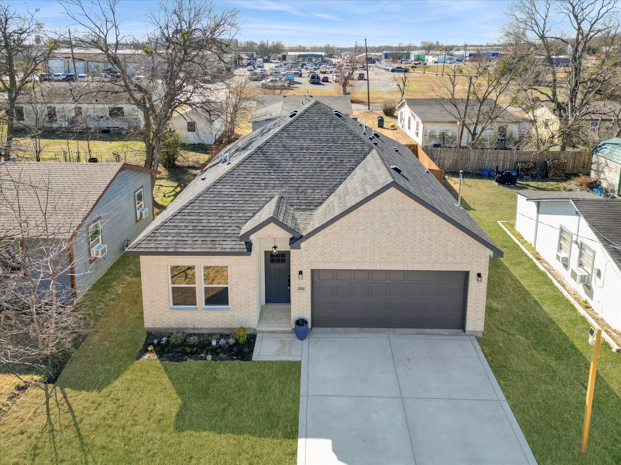 1004 E Hickory Street Kaufman TX 75142