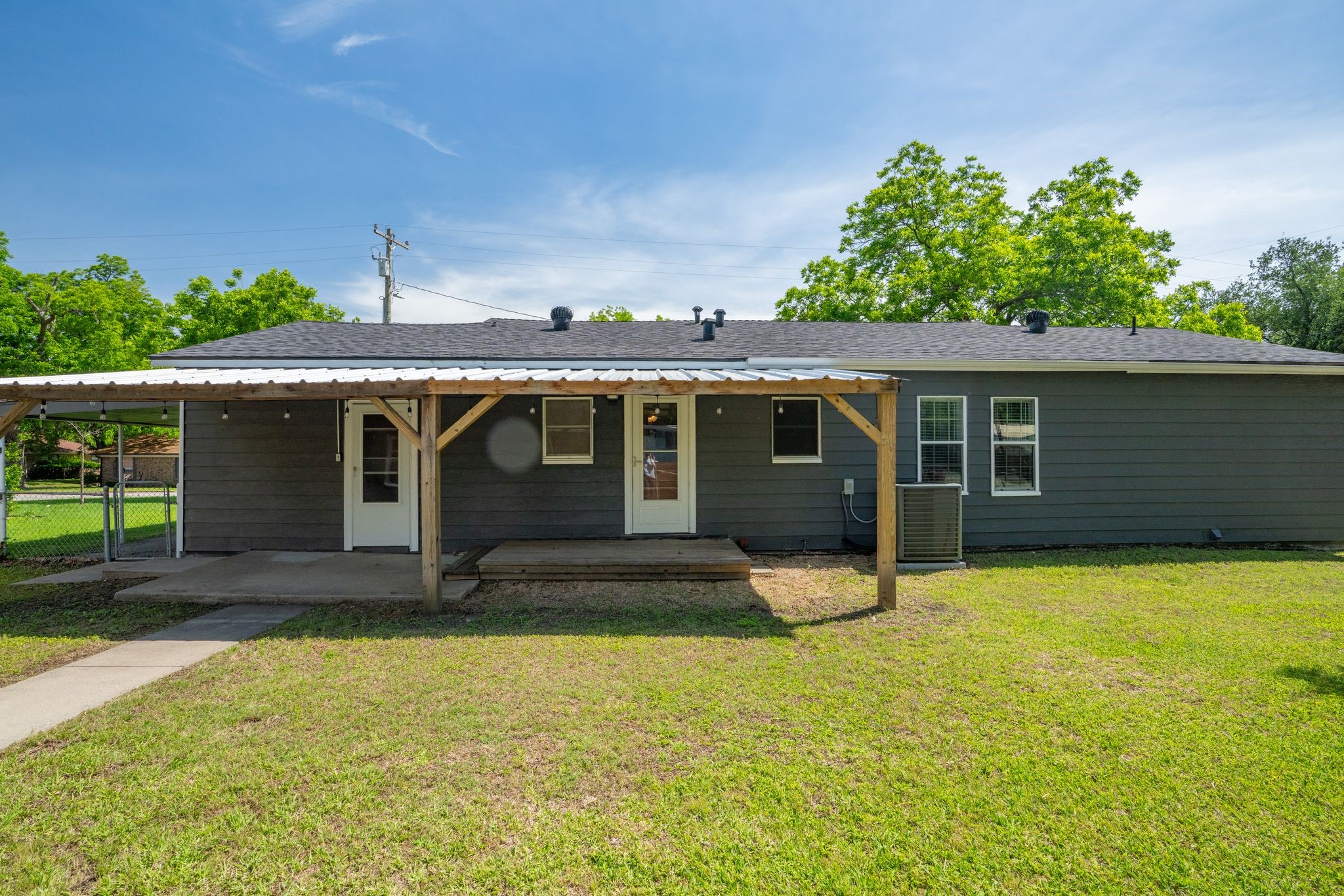 506 Pendleton Street Farmersville TX 75442