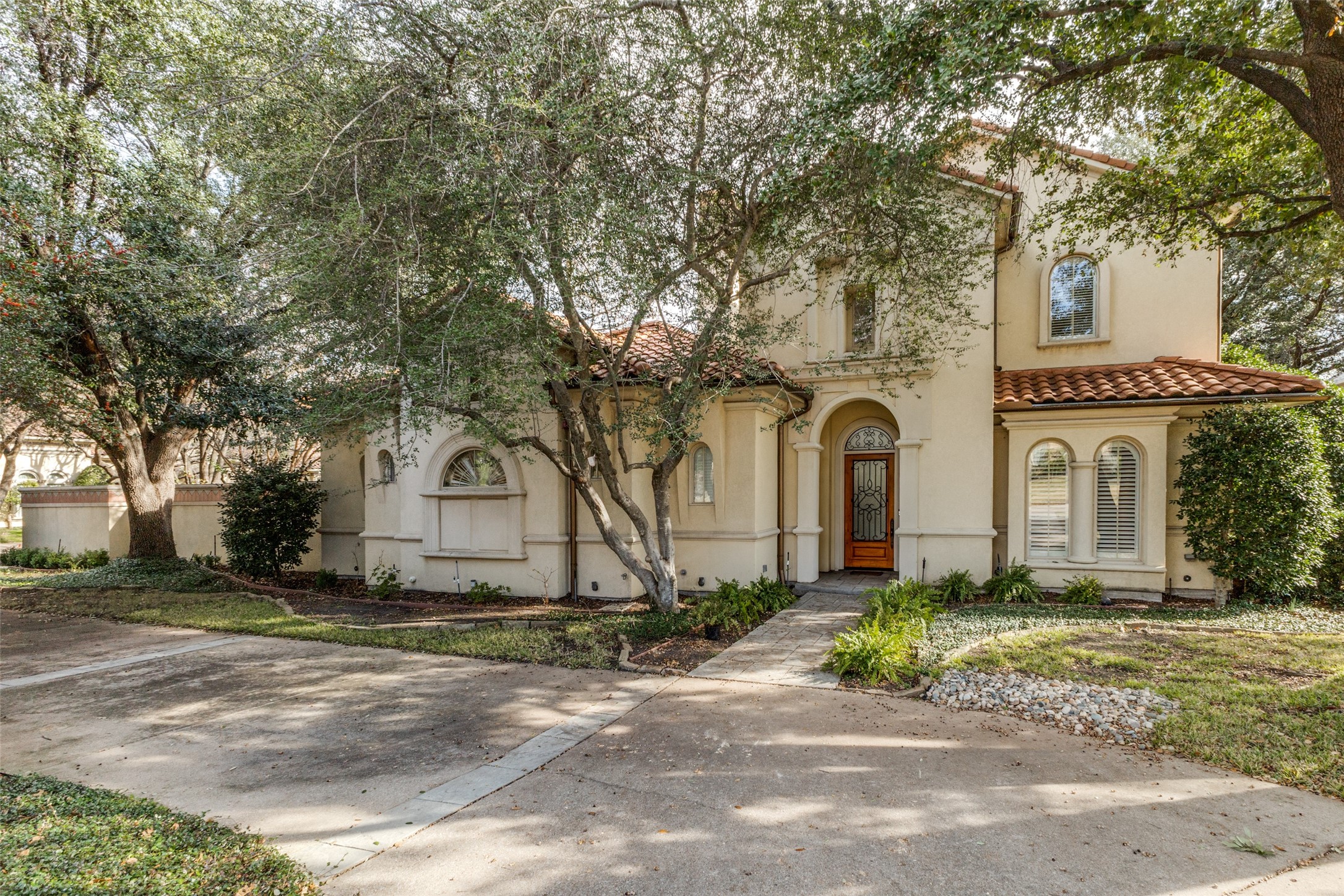 Addison TX, 14828 Bellbrook Drive