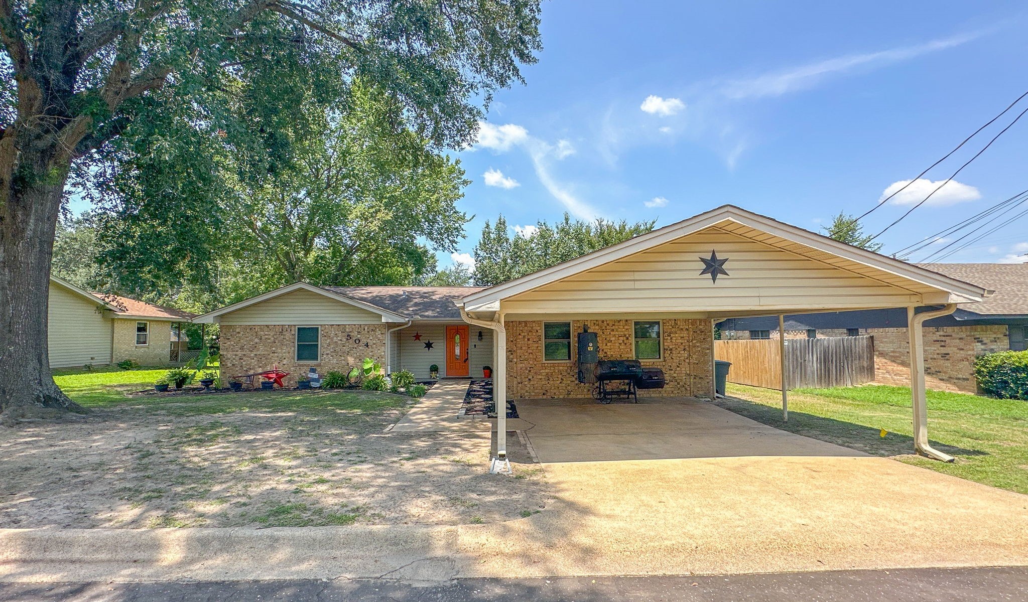 504 Meadowbrook Street Mineola TX 75773