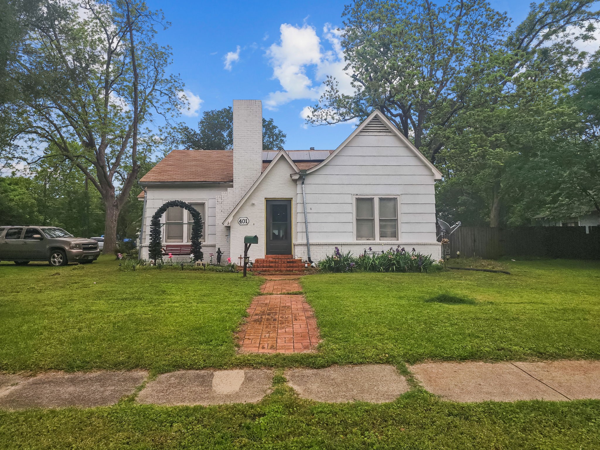 401 S 9th Avenue Teague TX 75860