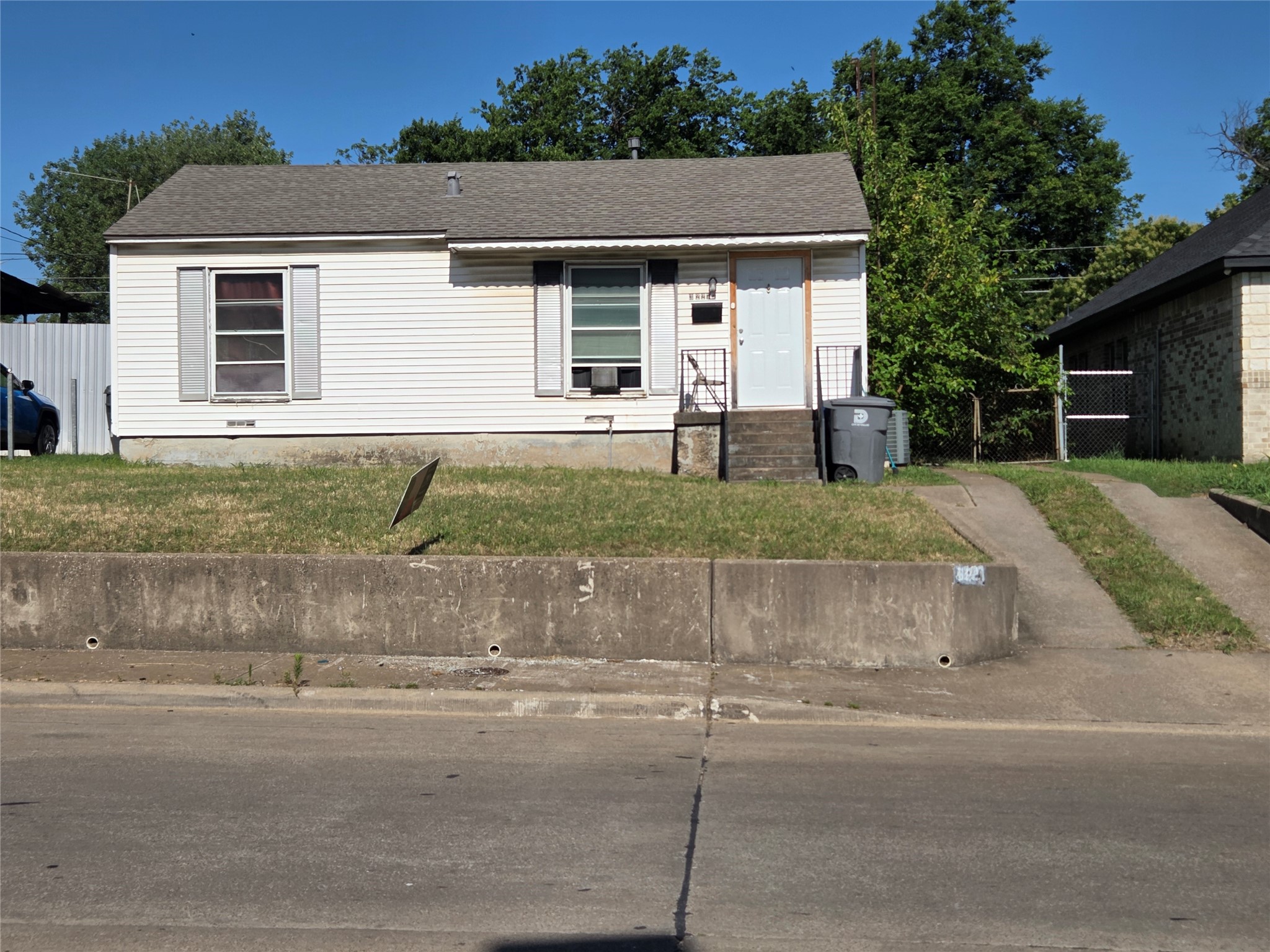 3227 Ramona Avenue Dallas TX 75216