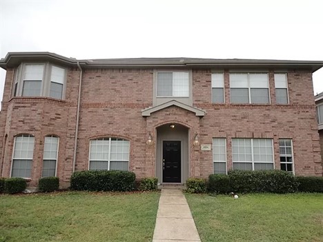 1934 Pin Oak Lane Lancaster TX 75146