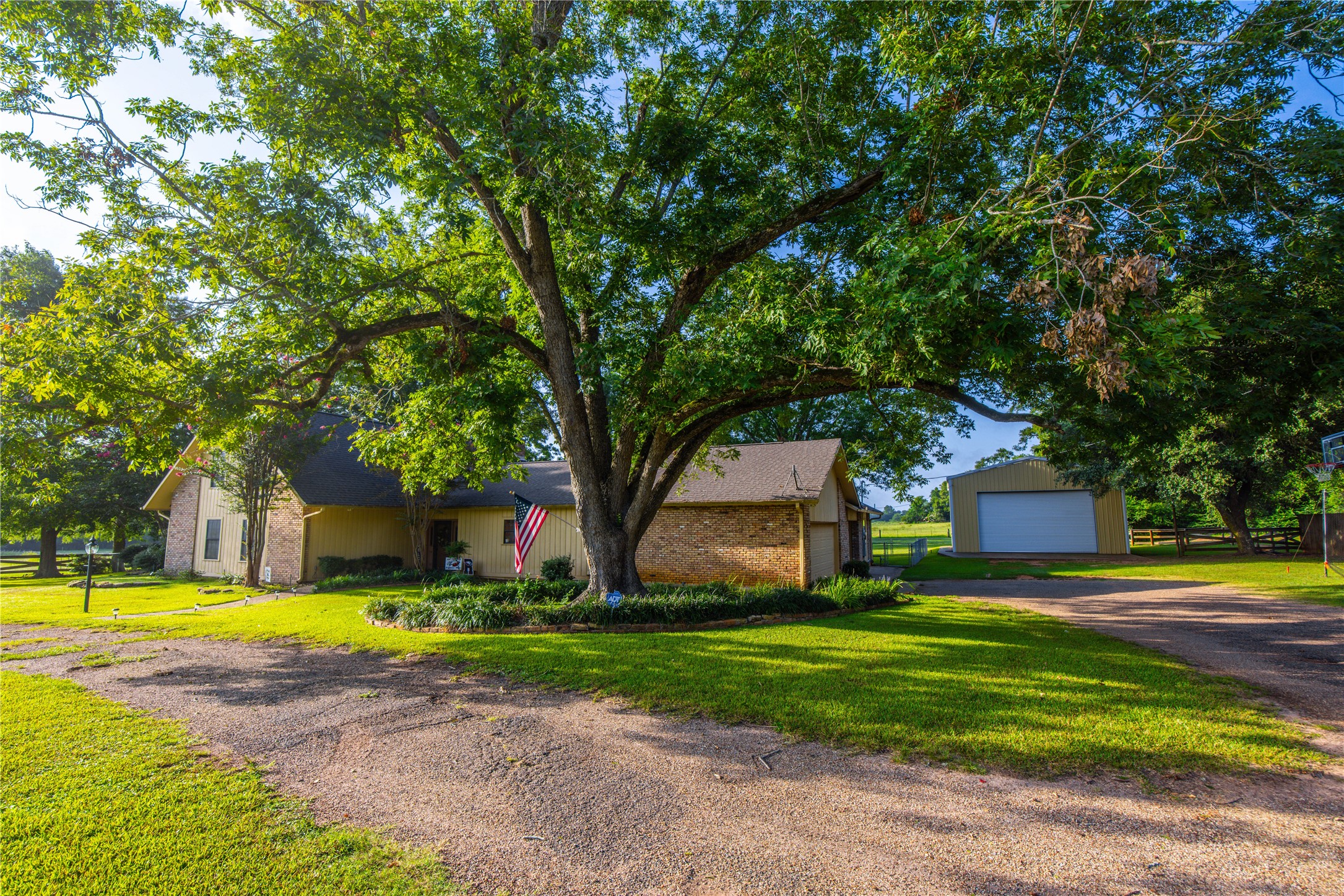 622 E San Antonio Street Alto TX 75925
