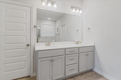 125 Kirwin Drive Fort Worth TX 76131