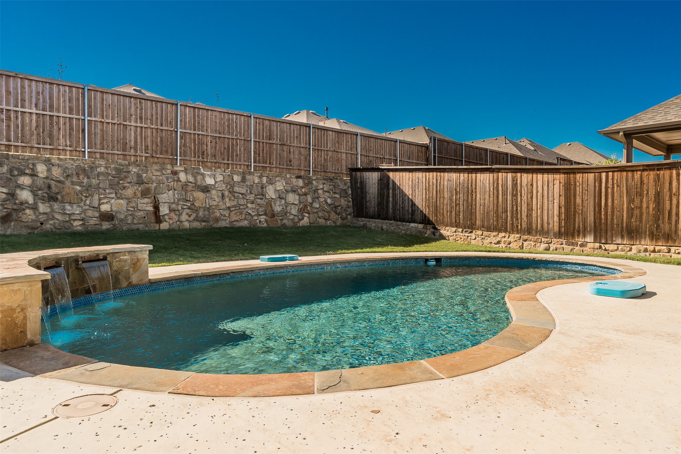 4742 Crestwood Drive Haltom City TX 76137
