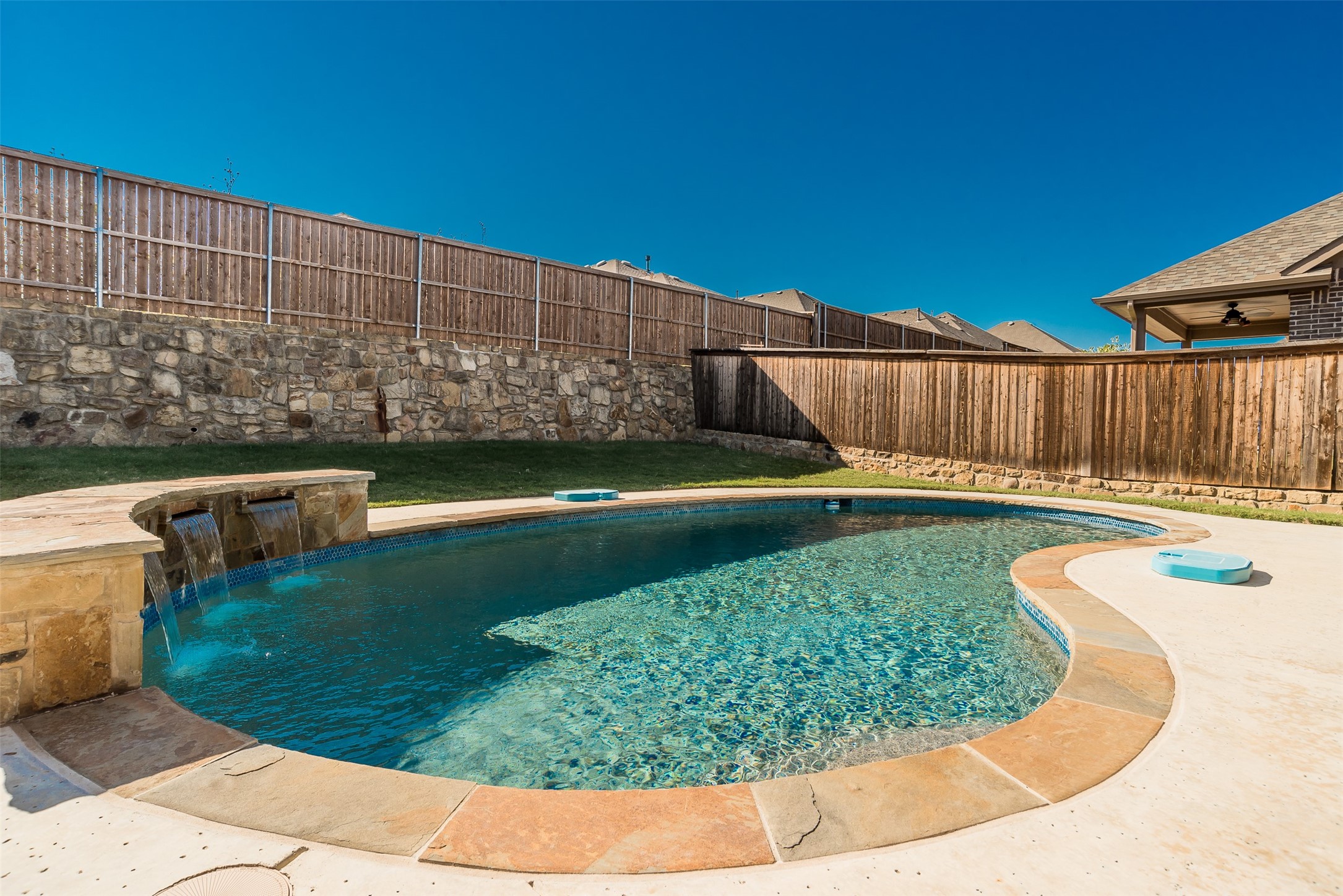 4742 Crestwood Drive Haltom City TX 76137