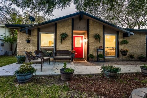 1518 Deepwood Drive Garland TX 75040
