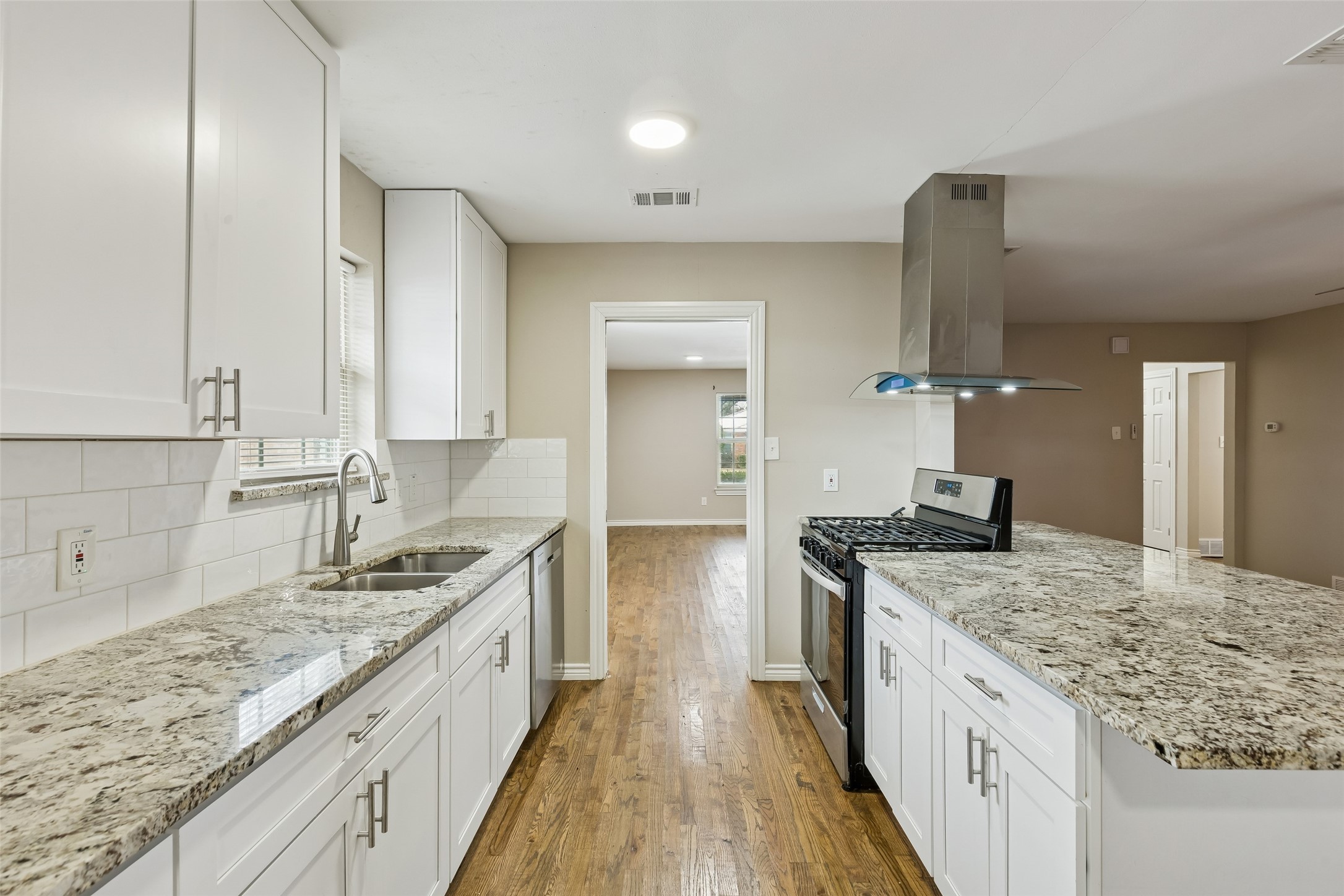 3902 Douglas Drive Garland TX 75041