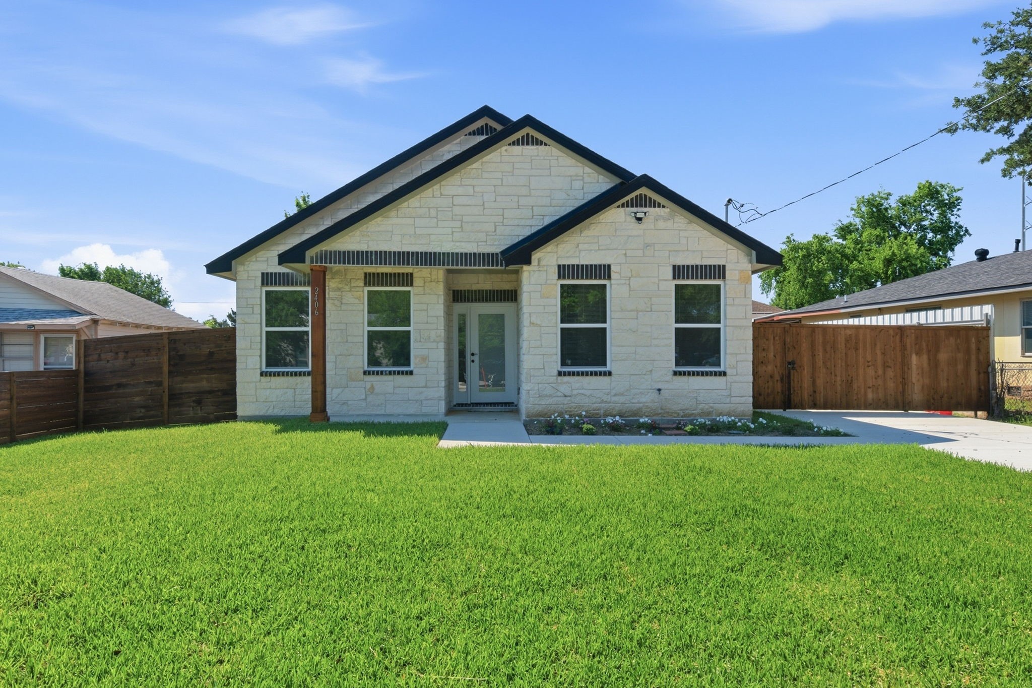 2406 Naoma Street Dallas TX 75241