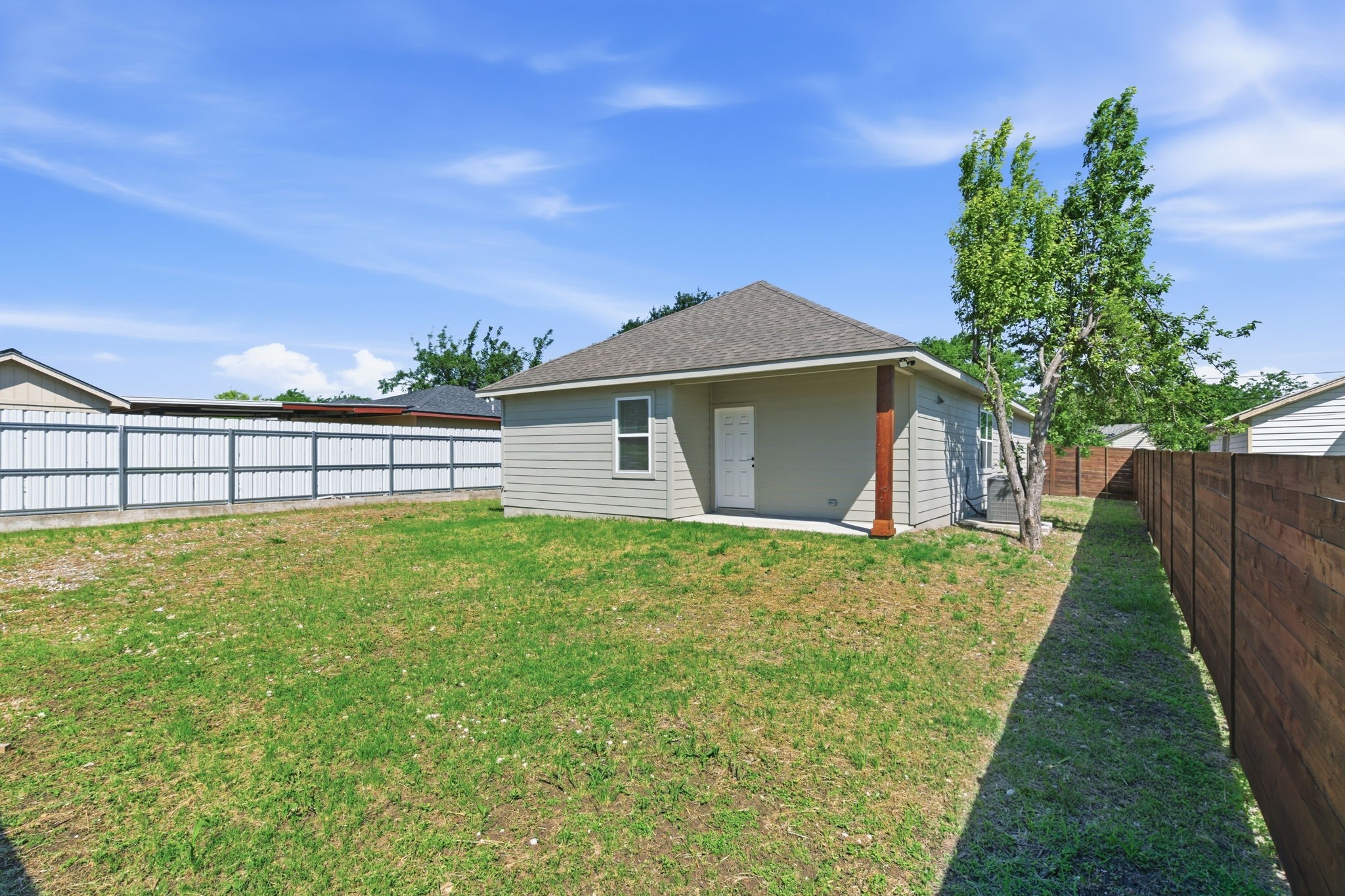 2406 Naoma Street Dallas TX 75241