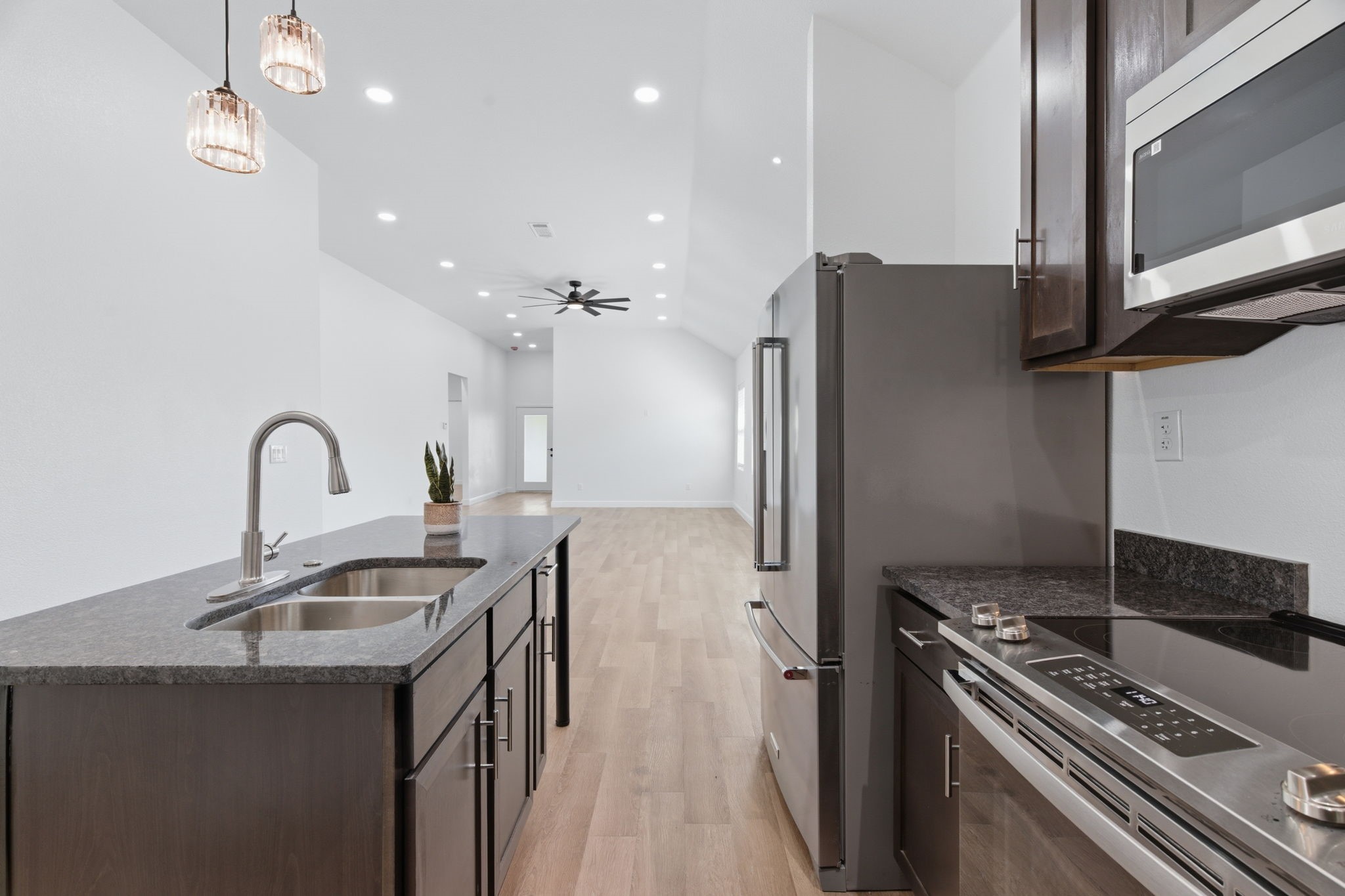 2406 Naoma Street Dallas TX 75241