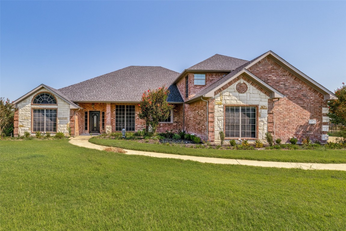 1243 W Secretariat Drive Terrell TX 75160
