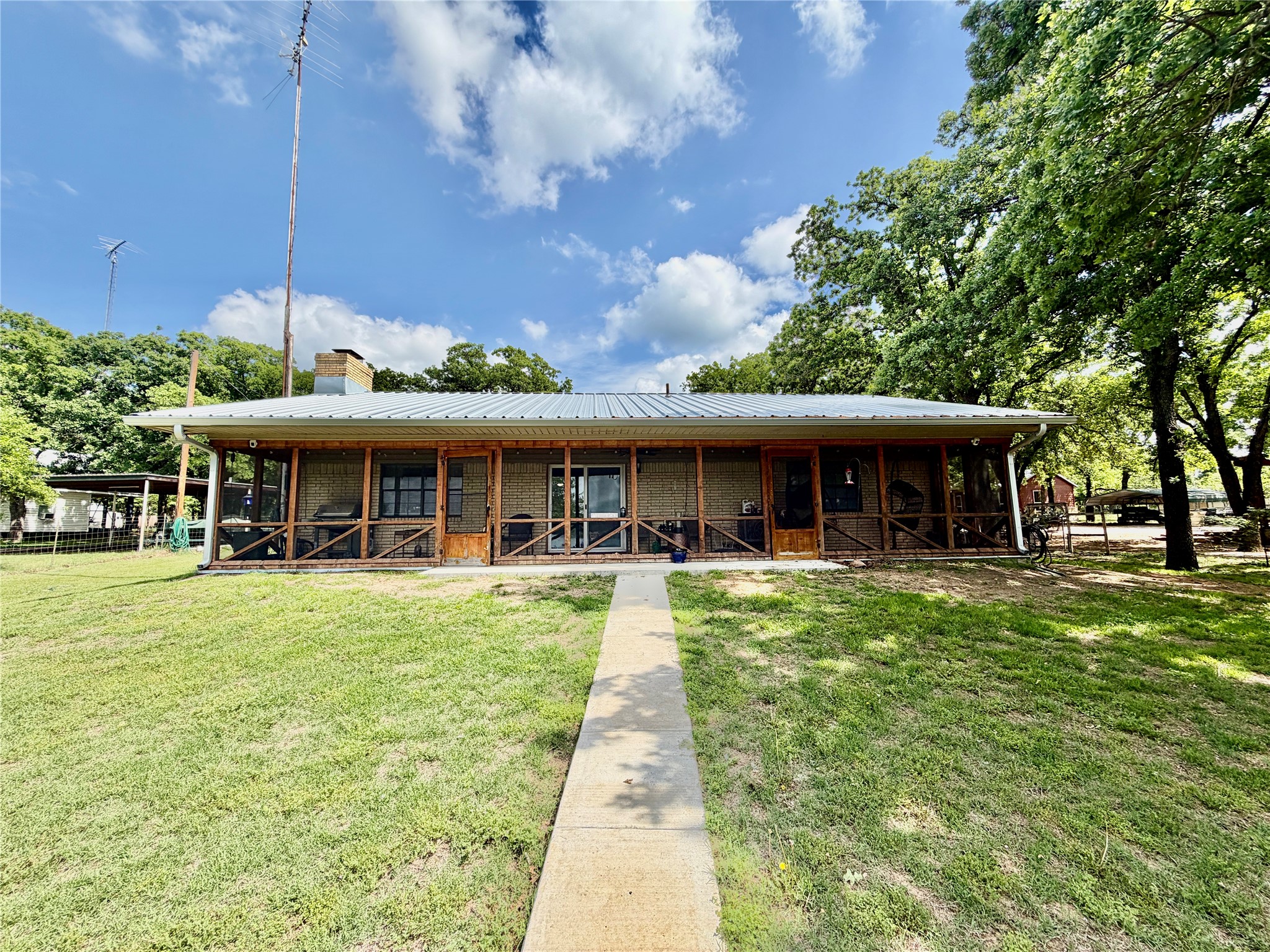 214 County Road 565 Eastland TX 76448
