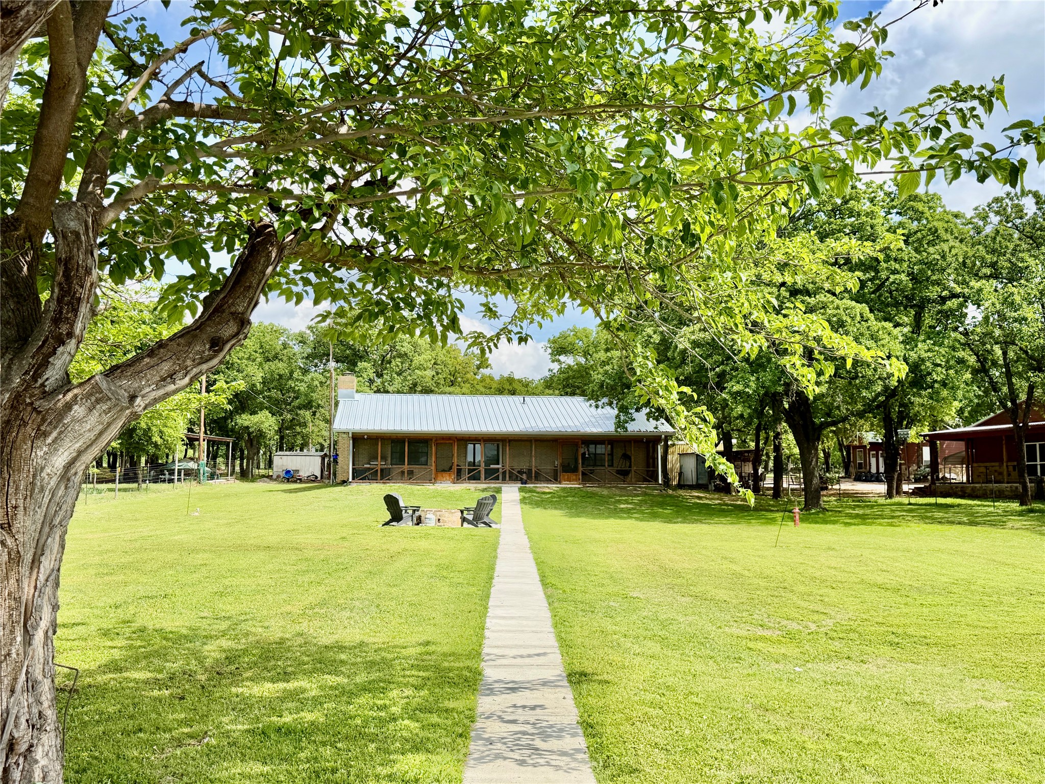 214 County Road 565 Eastland TX 76448