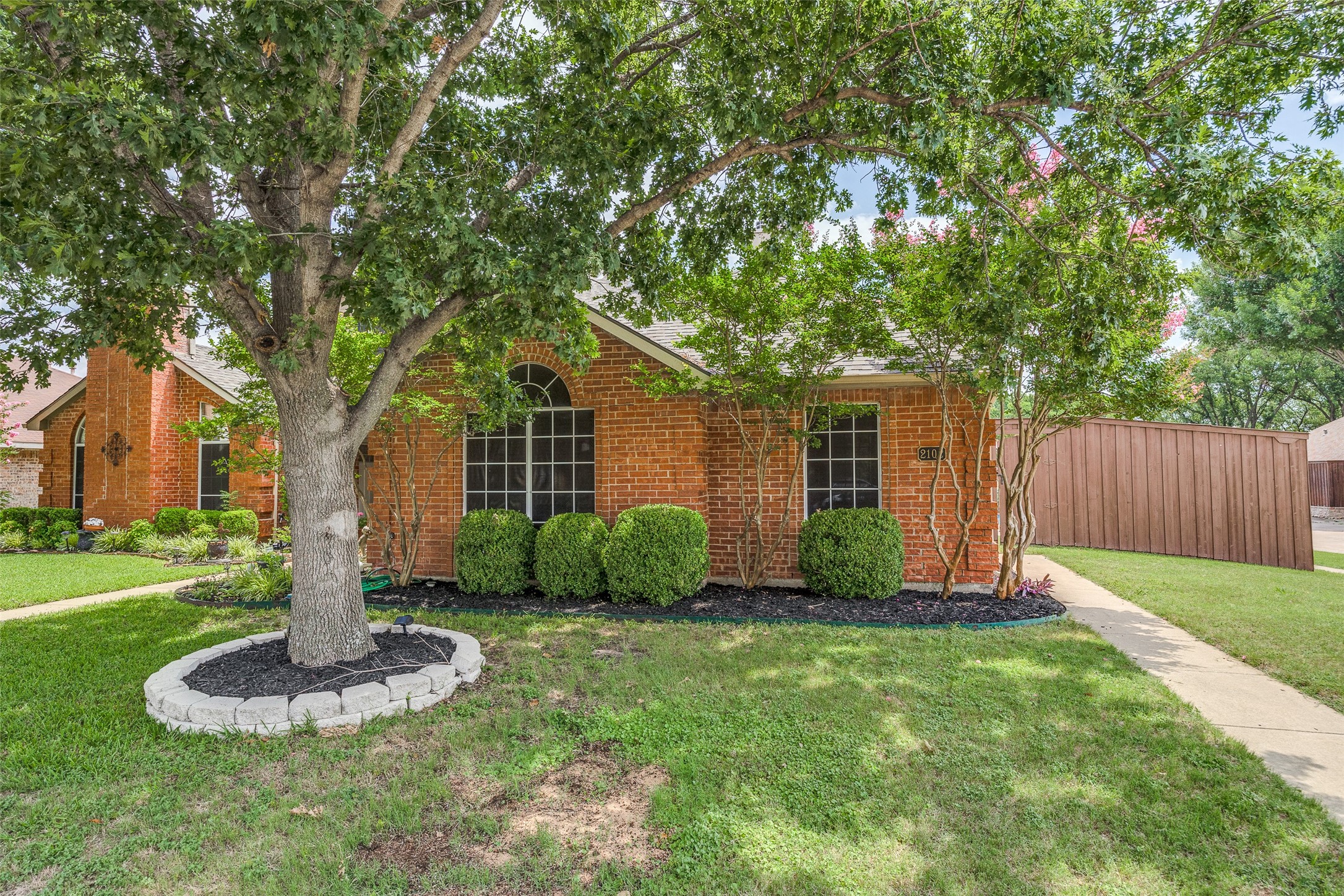 2102 Overview Lane Garland TX 75044