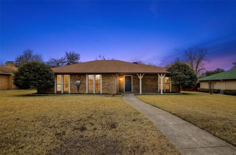 427 Cambridge Drive Desoto TX 75115