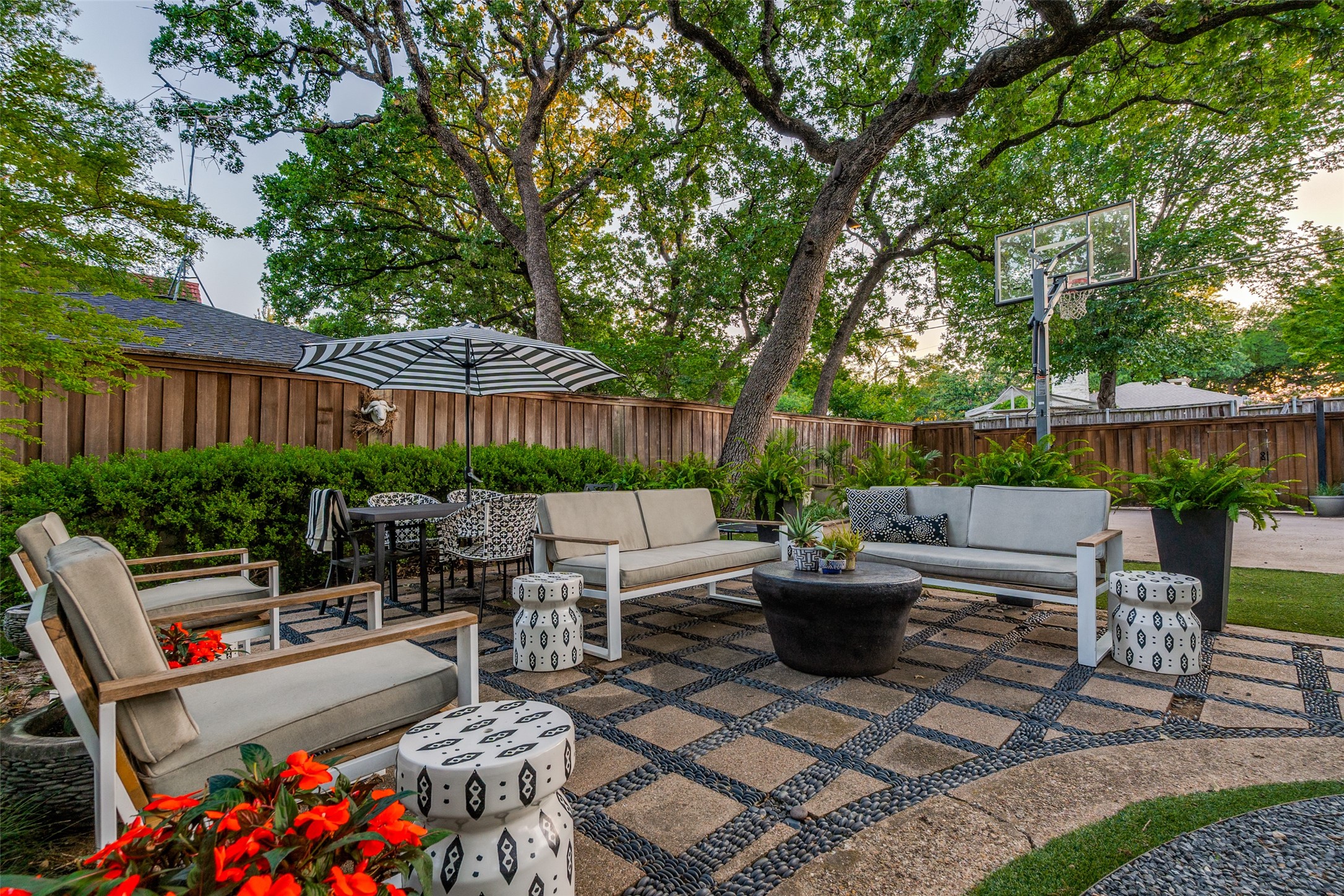1513 Cedar Hill Avenue Dallas TX 75208