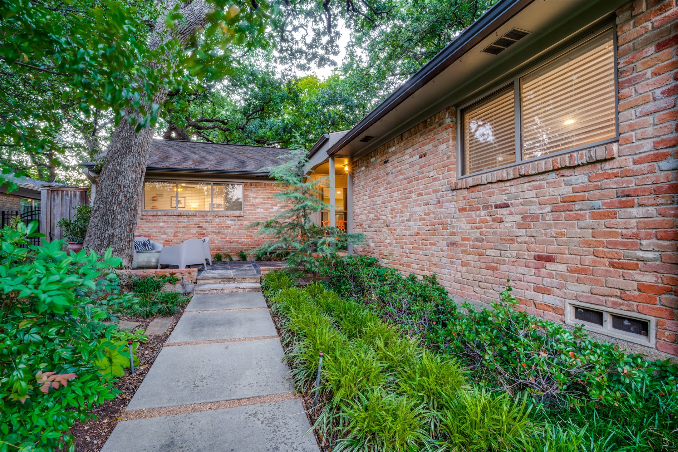 1513 Cedar Hill Avenue Dallas TX 75208