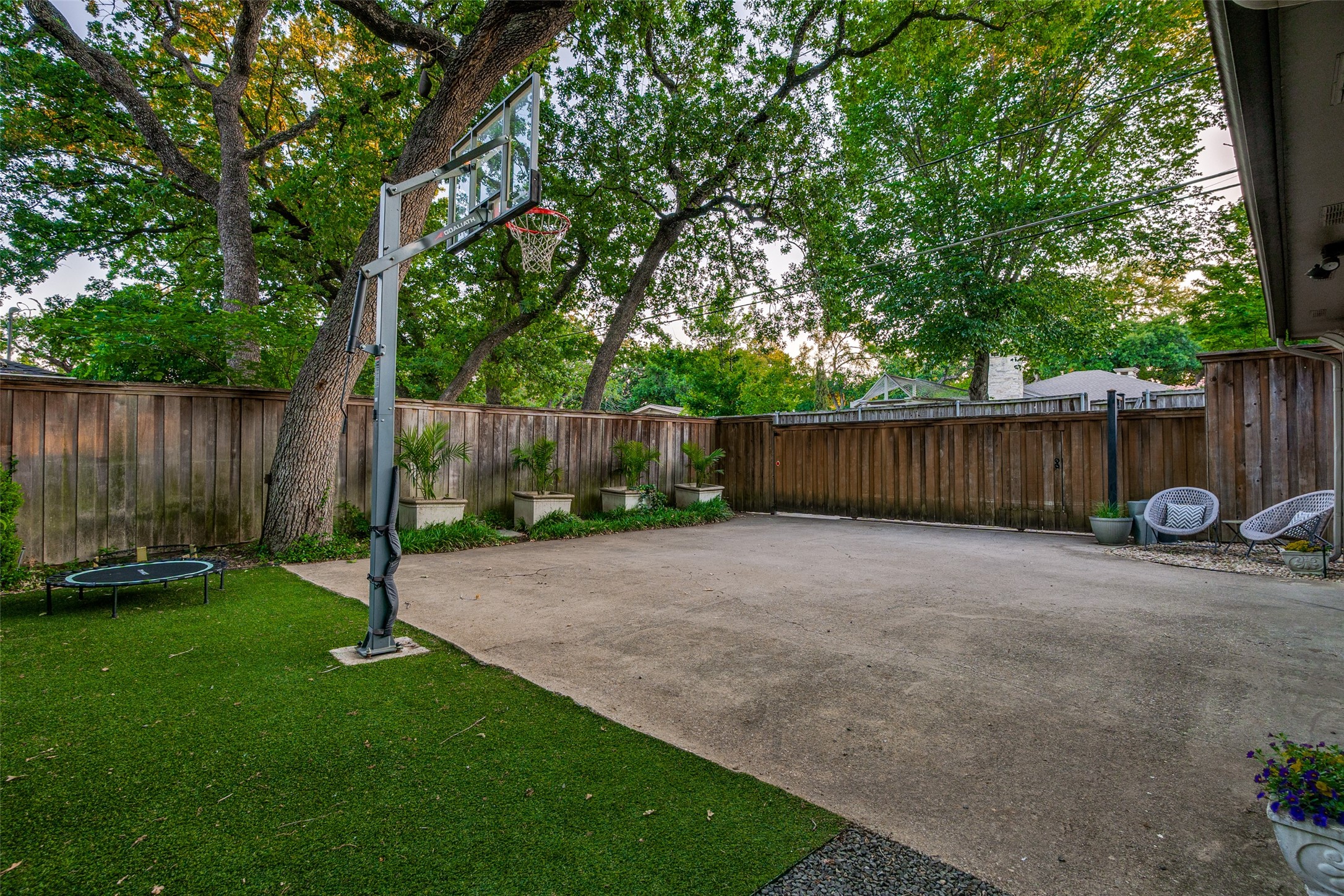 1513 Cedar Hill Avenue Dallas TX 75208