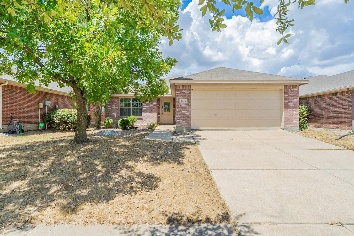 2043 Club Oak Drive Heartland TX 75126