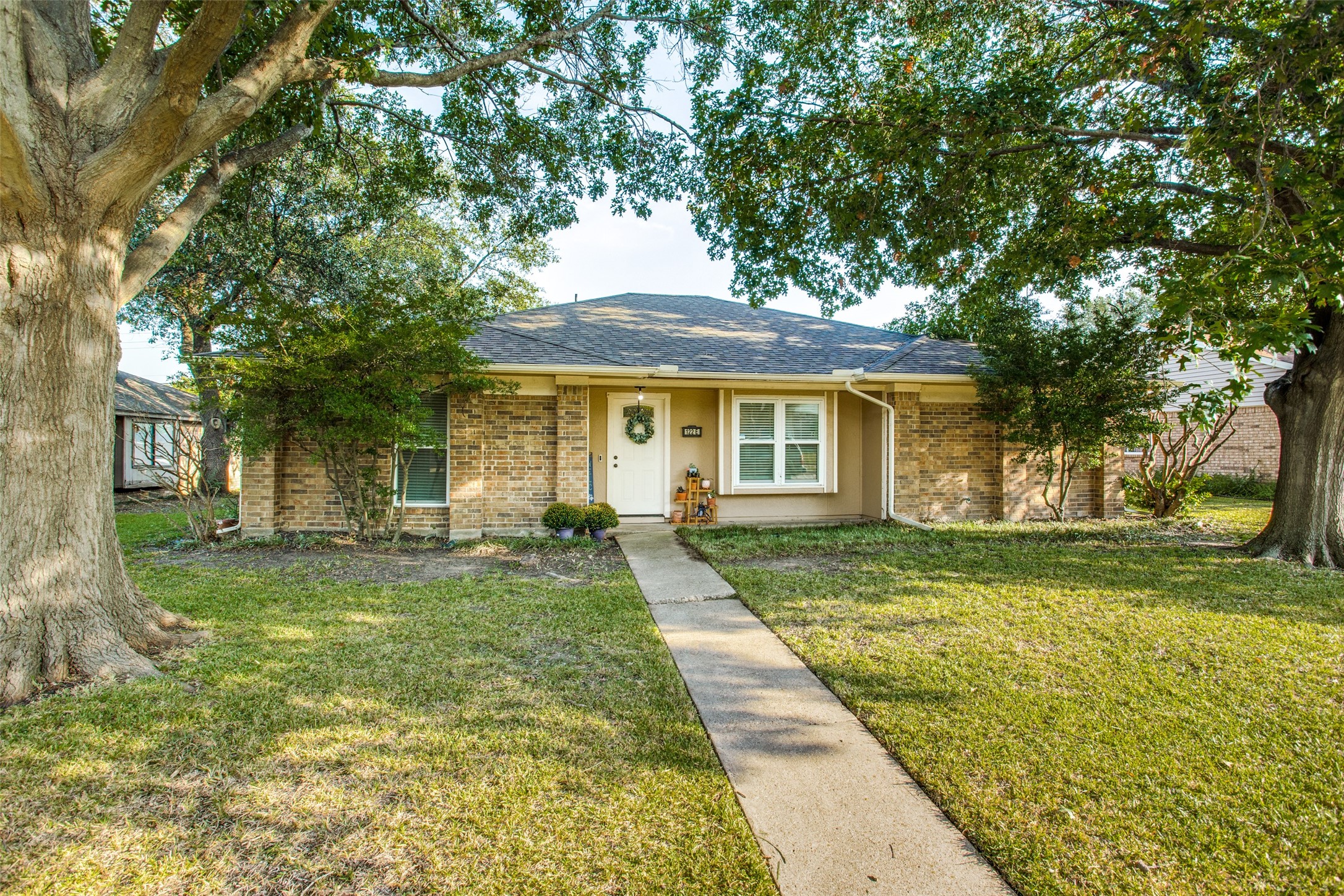 122 E Ridgegate Drive Garland TX 75040