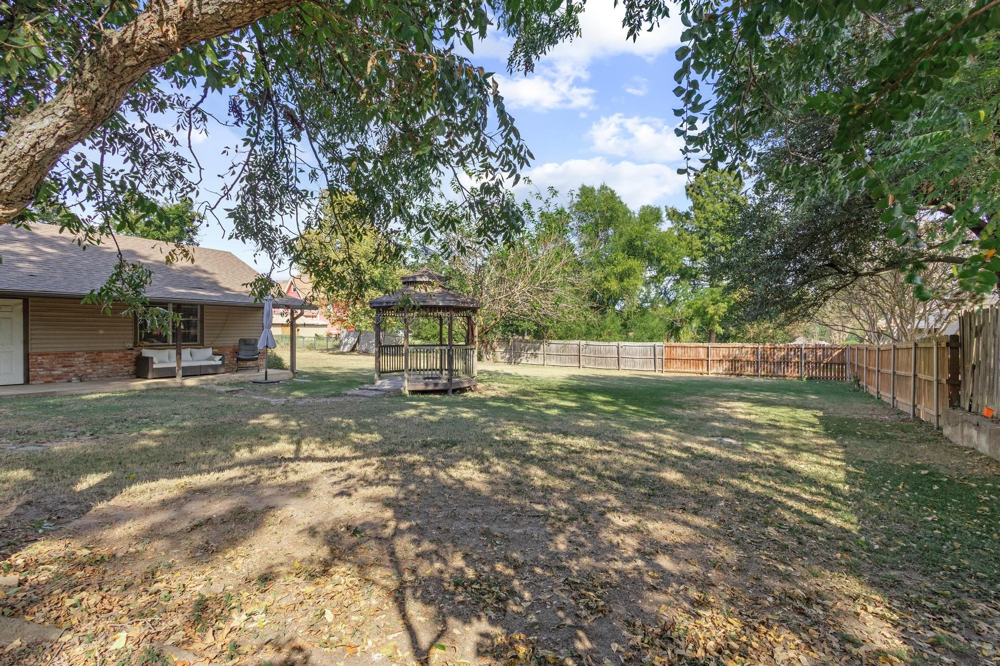 302 W Main Street Honey Grove TX 75446
