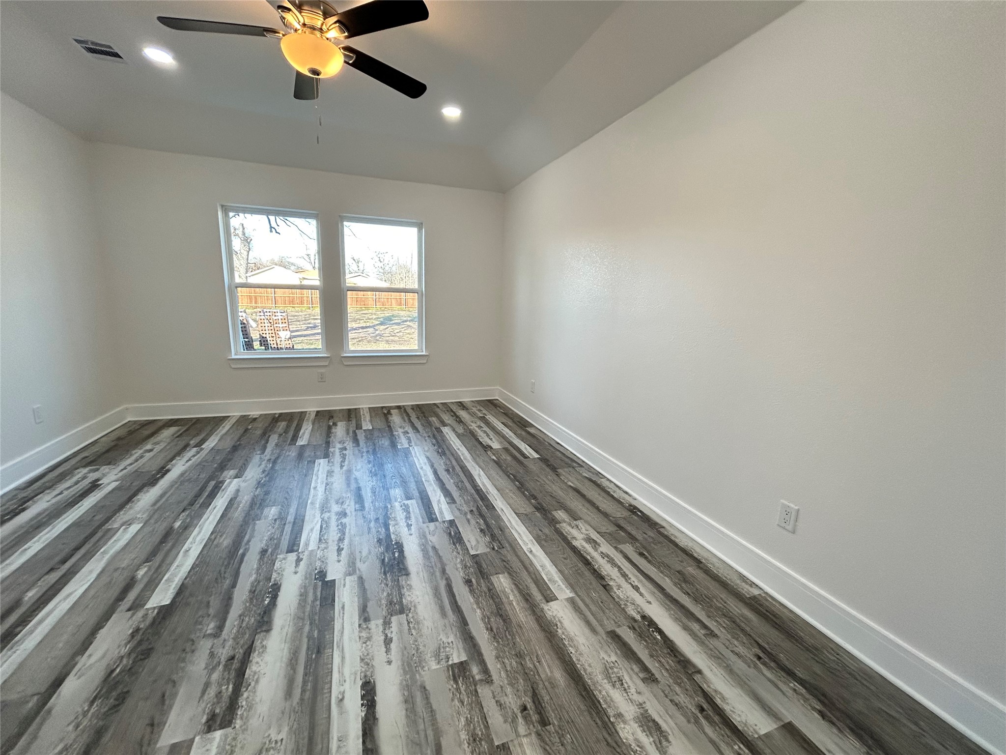 802 S Medora Street Terrell TX 75160