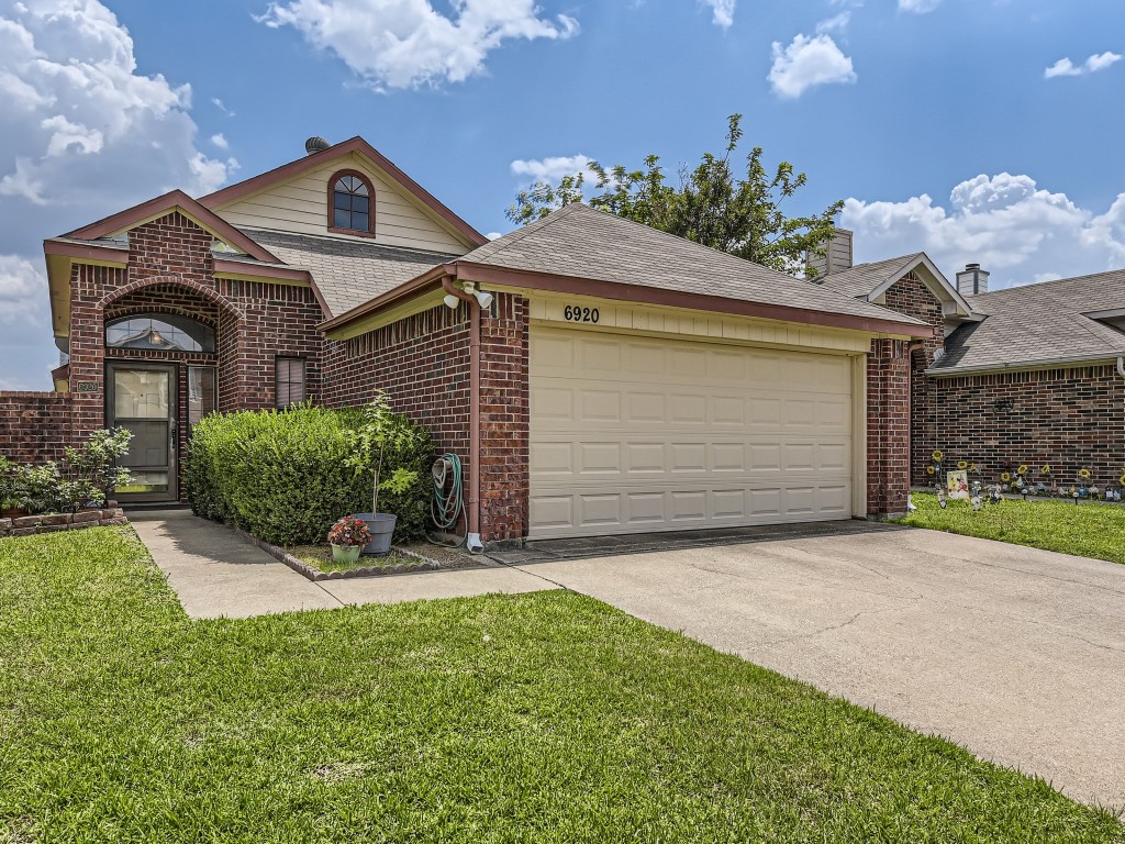 6920 Brixham Drive North Richland Hills TX 76182