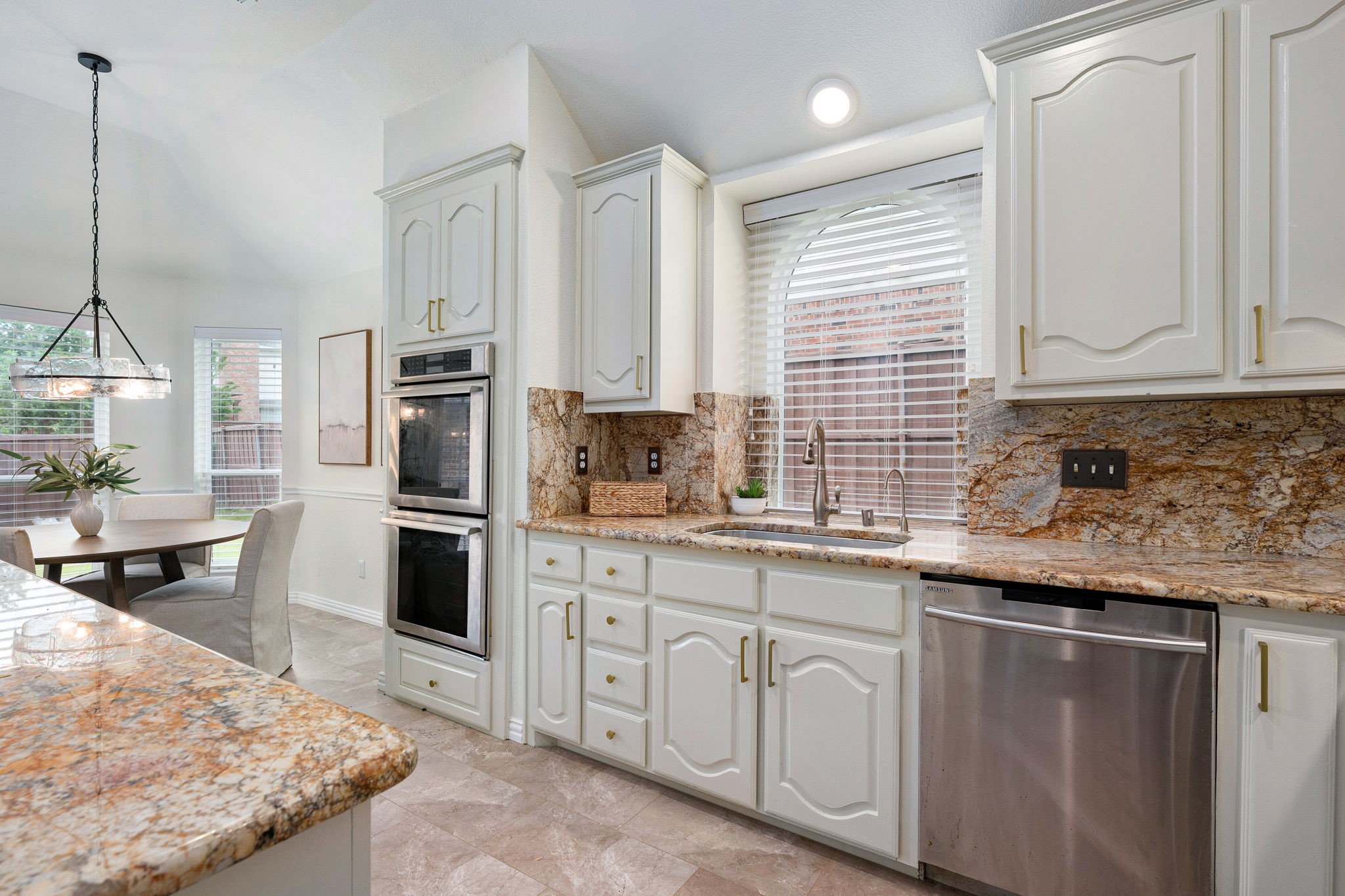 1404 Valley Trail Irving TX 75063