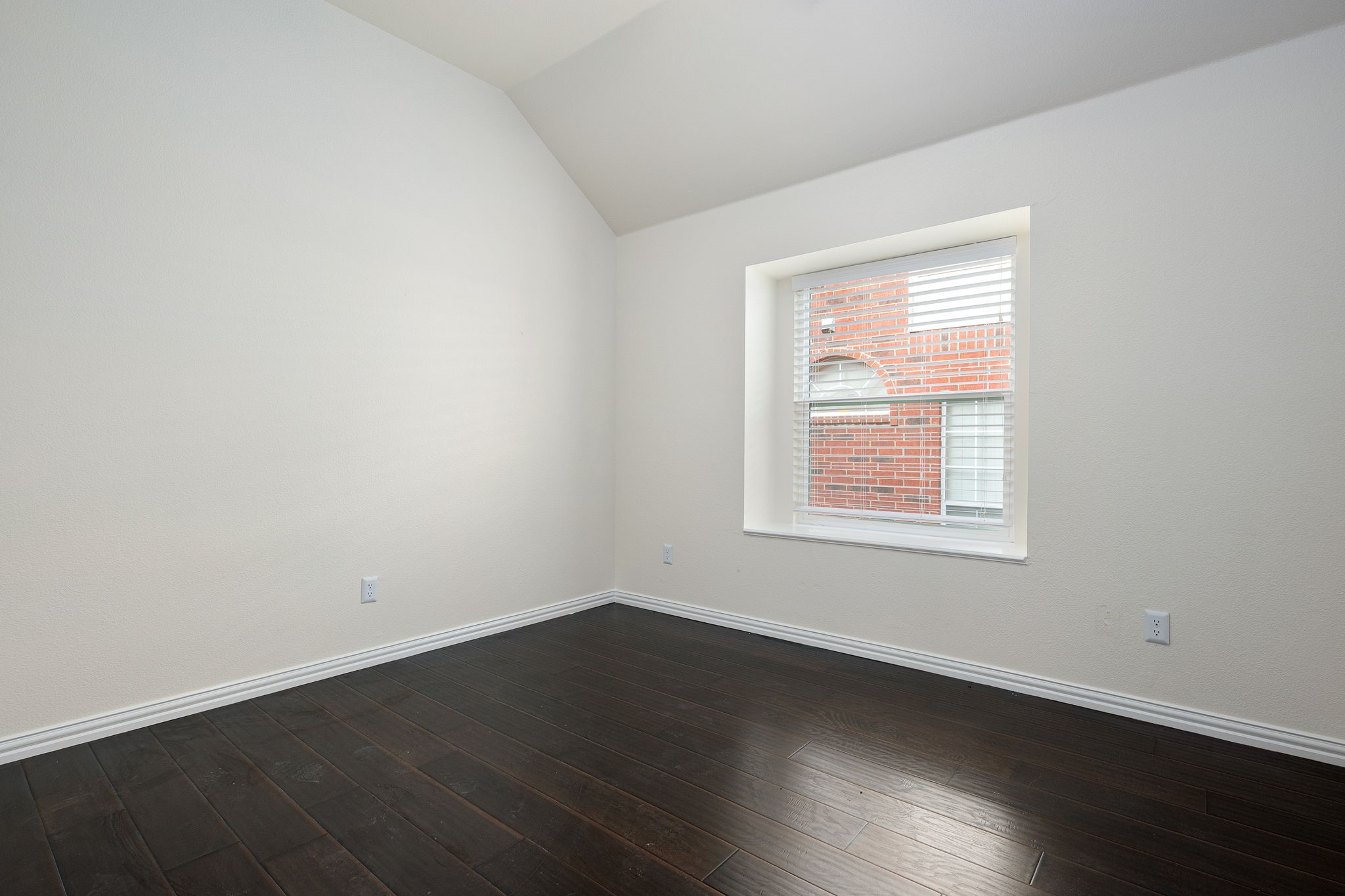 1404 Valley Trail Irving TX 75063