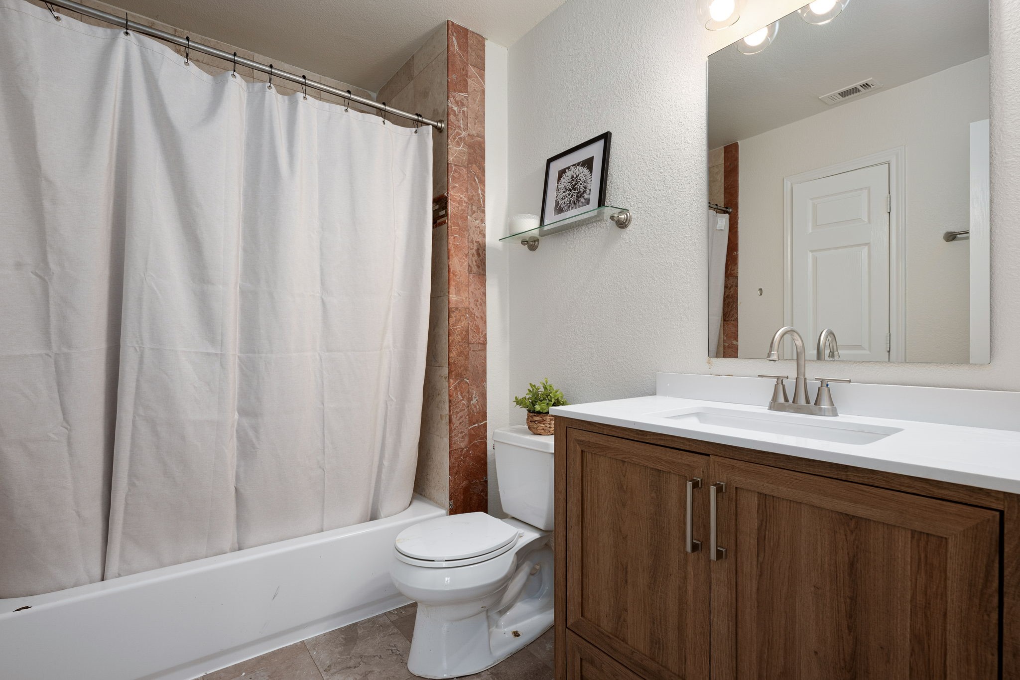1404 Valley Trail Irving TX 75063