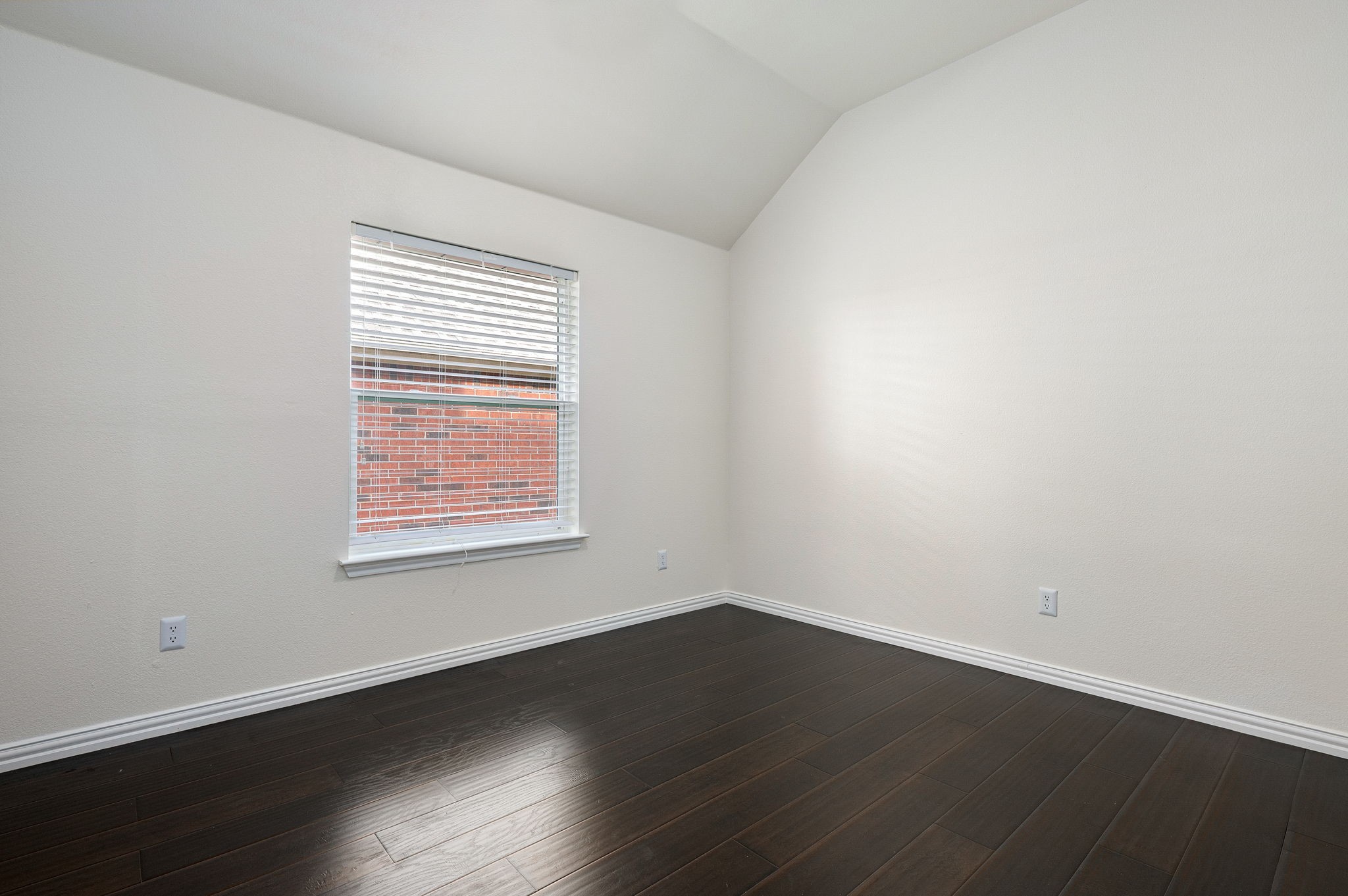1404 Valley Trail Irving TX 75063