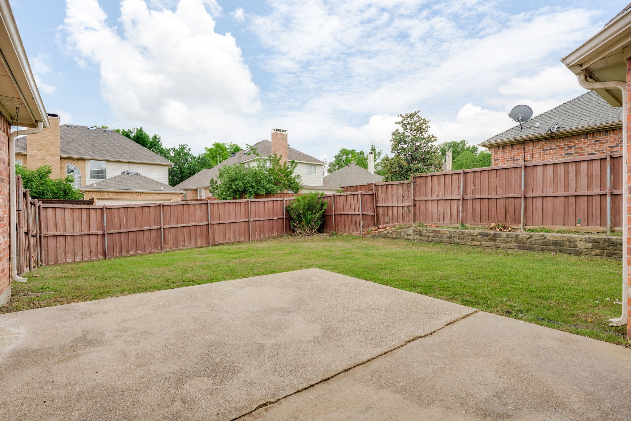 1404 Valley Trail Irving TX 75063