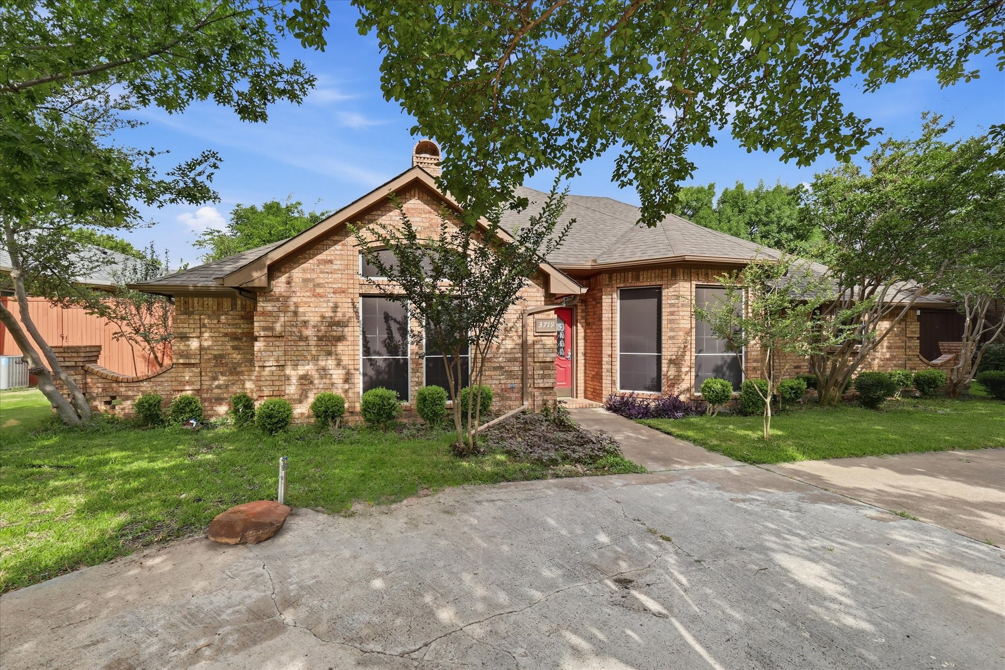 3719 Kelly Boulevard Carrollton TX 75007