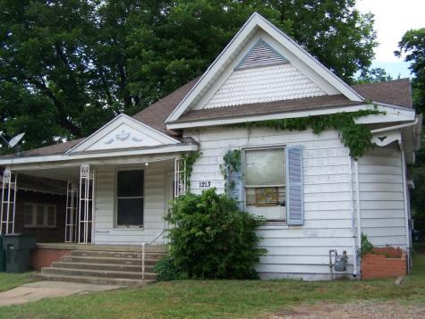 1213 E Houston Street Sherman TX 75090