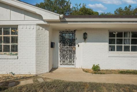 4008 Tara Drive Benbrook TX 76116