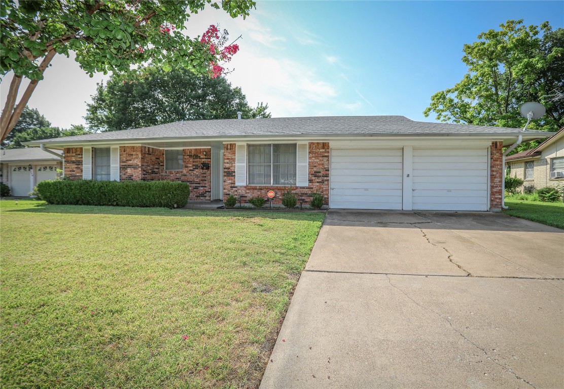 643 Oak Street Burleson TX 76028